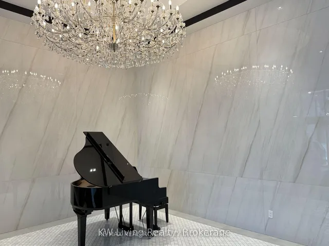8 Wellesley St #806, Toronto 4