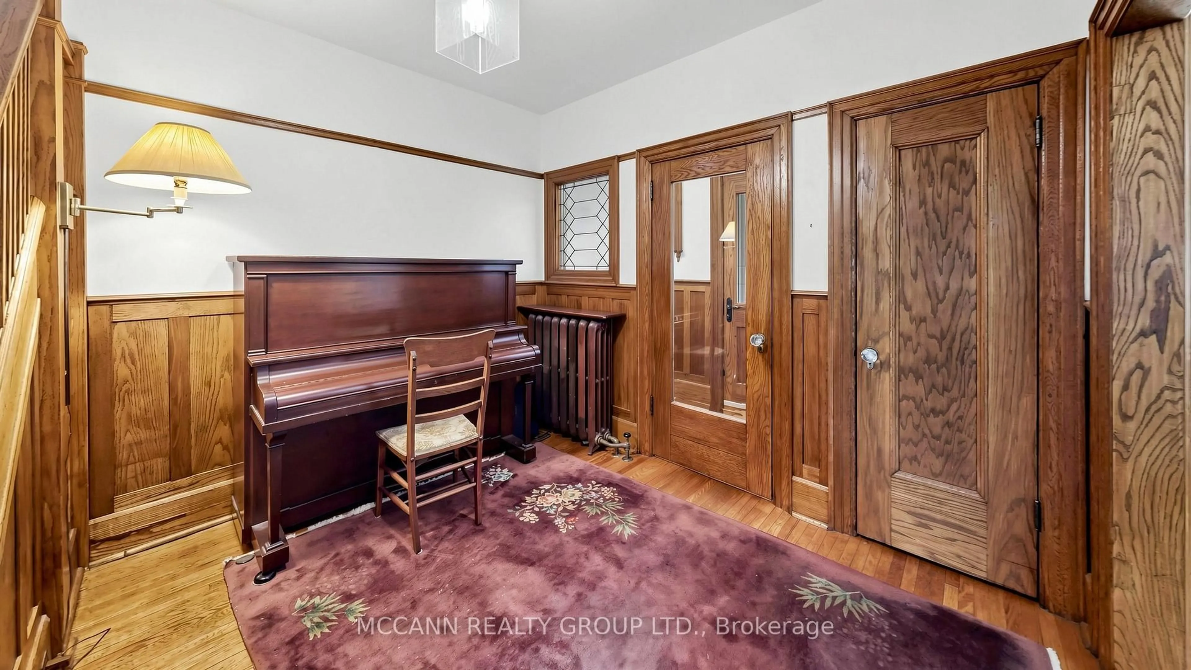 Indoor foyer for 252 Sheldrake Blvd, Toronto Ontario M4P 2B6
