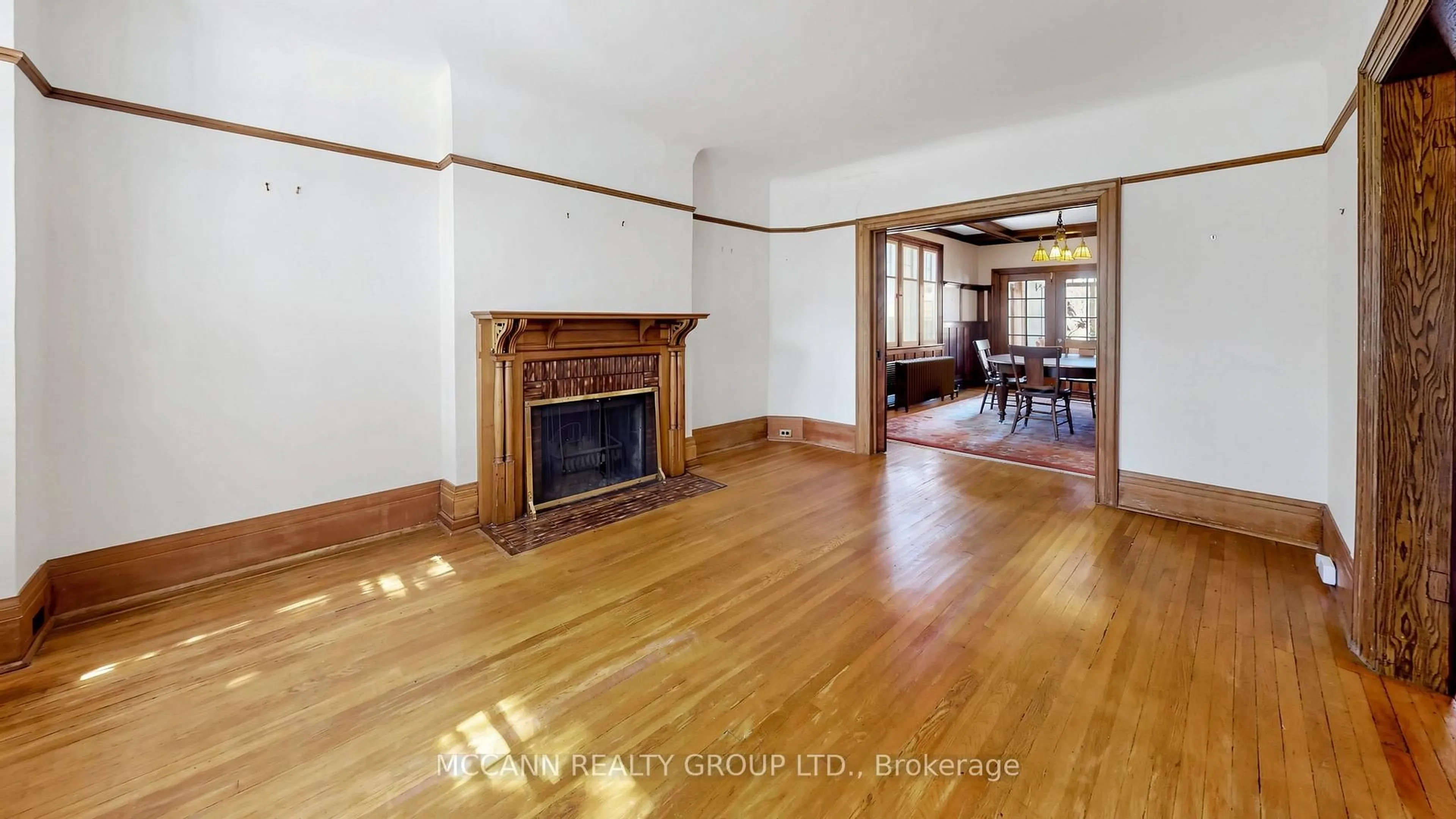 Unknown for 252 Sheldrake Blvd, Toronto Ontario M4P 2B6