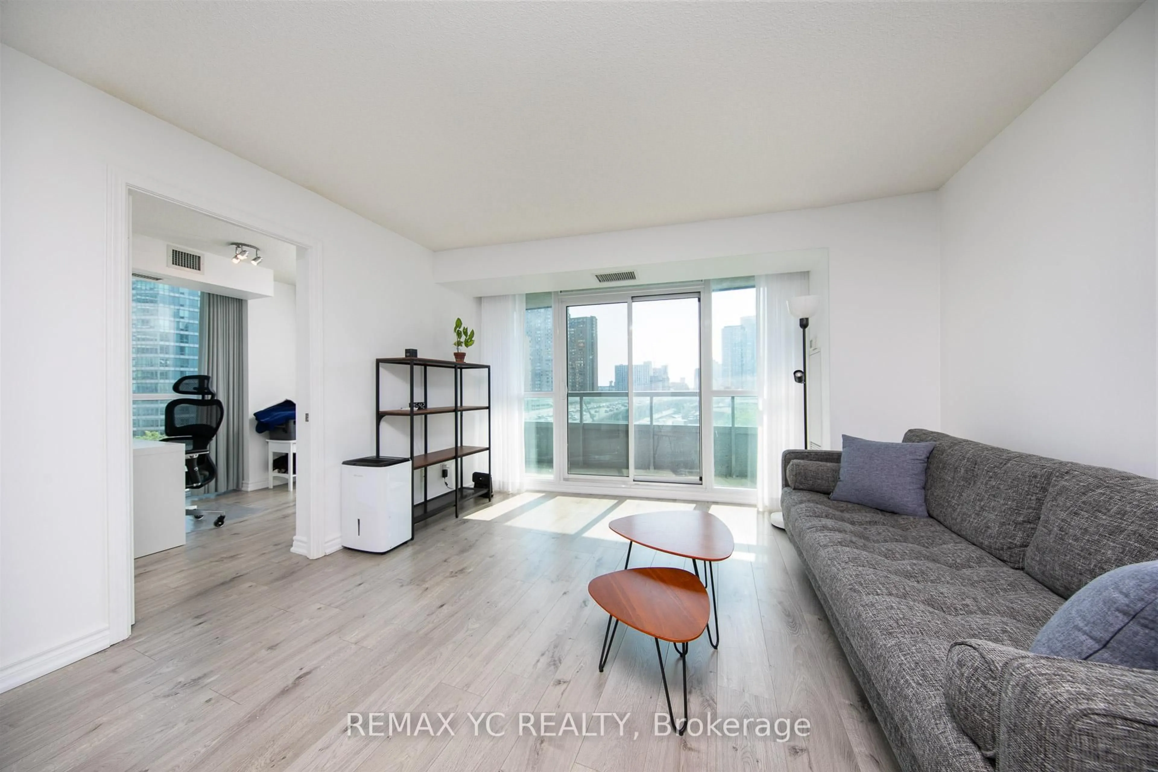 Living room with furniture, unknown for 25 Lower Simcoe St #808, Toronto Ontario M5J 3A1