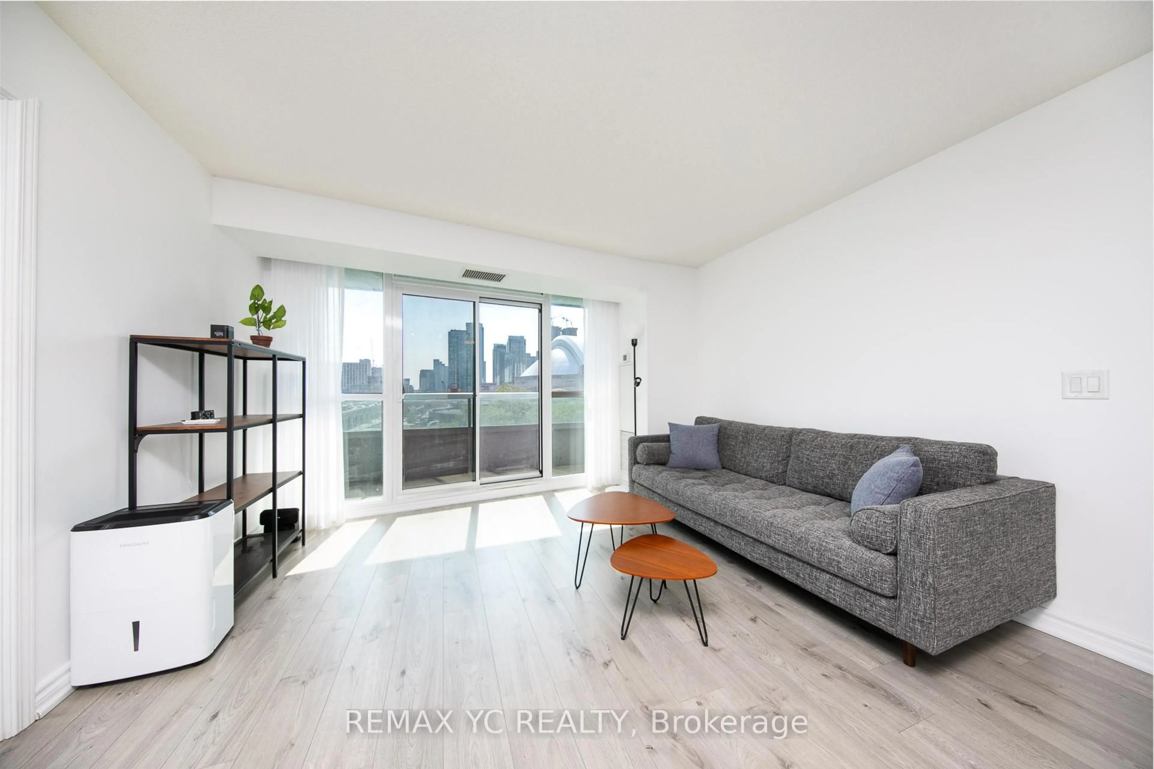 Living room with furniture, unknown for 25 Lower Simcoe St #808, Toronto Ontario M5J 3A1