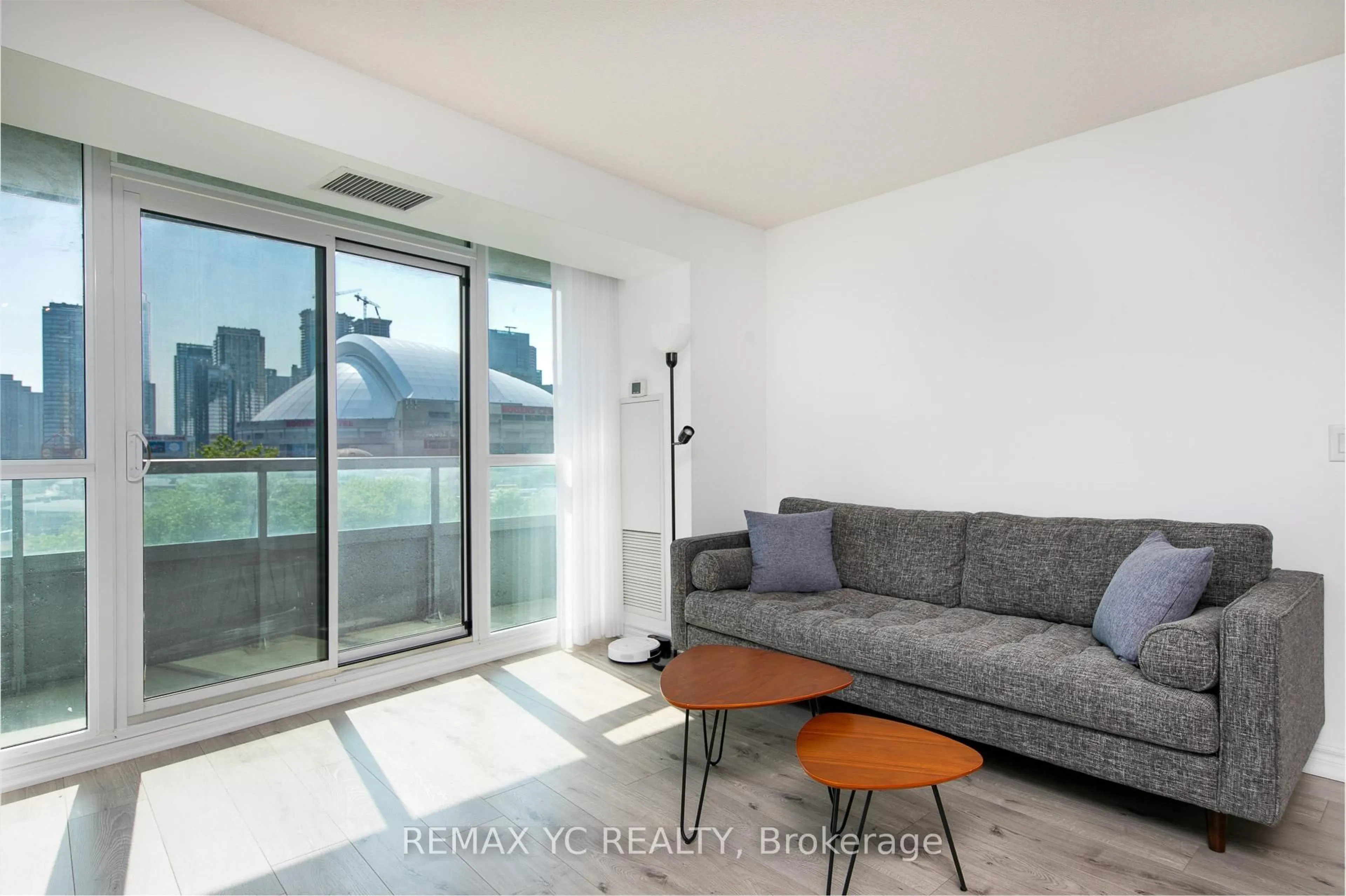 Living room with furniture, unknown for 25 Lower Simcoe St #808, Toronto Ontario M5J 3A1