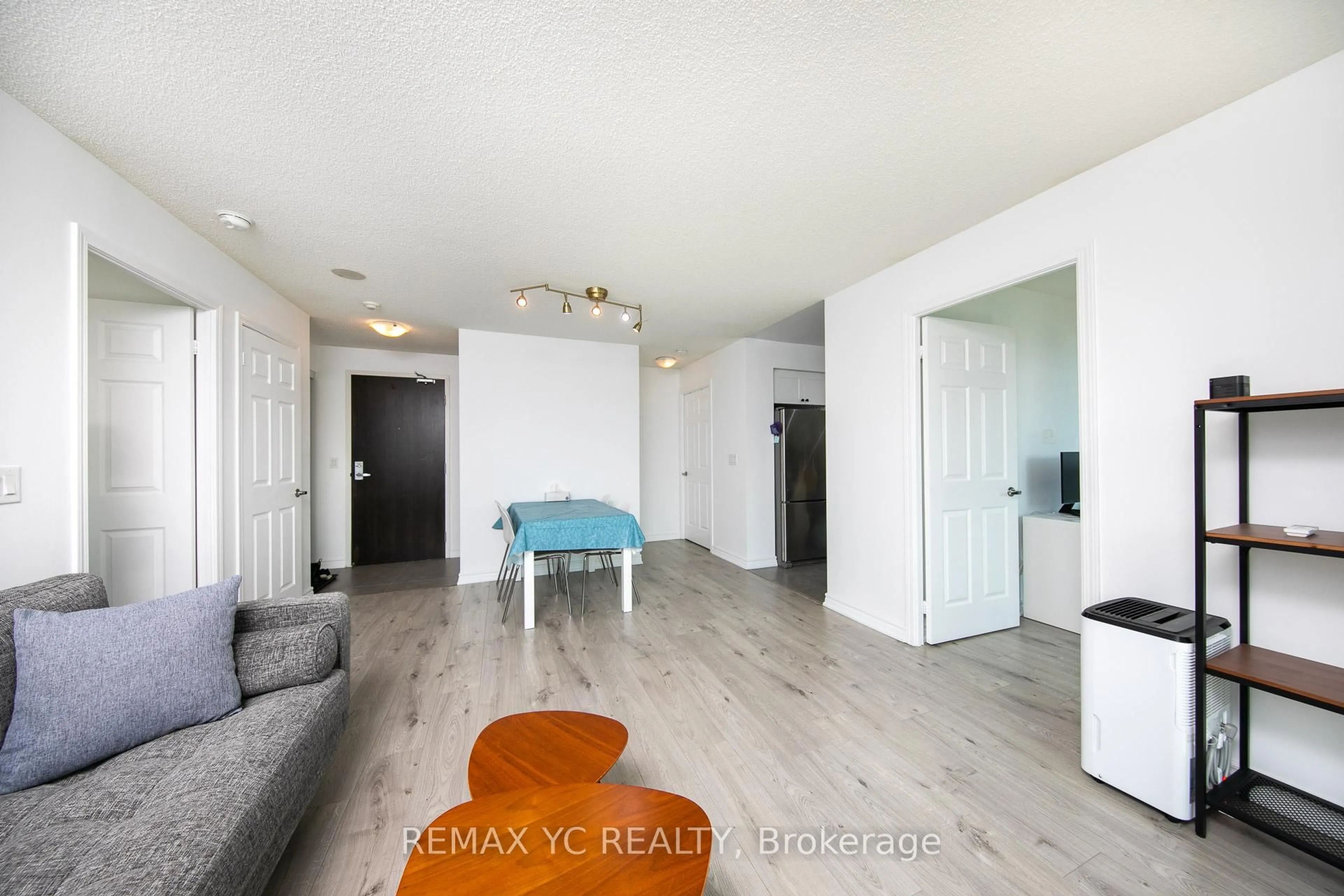 Unknown for 25 Lower Simcoe St #808, Toronto Ontario M5J 3A1