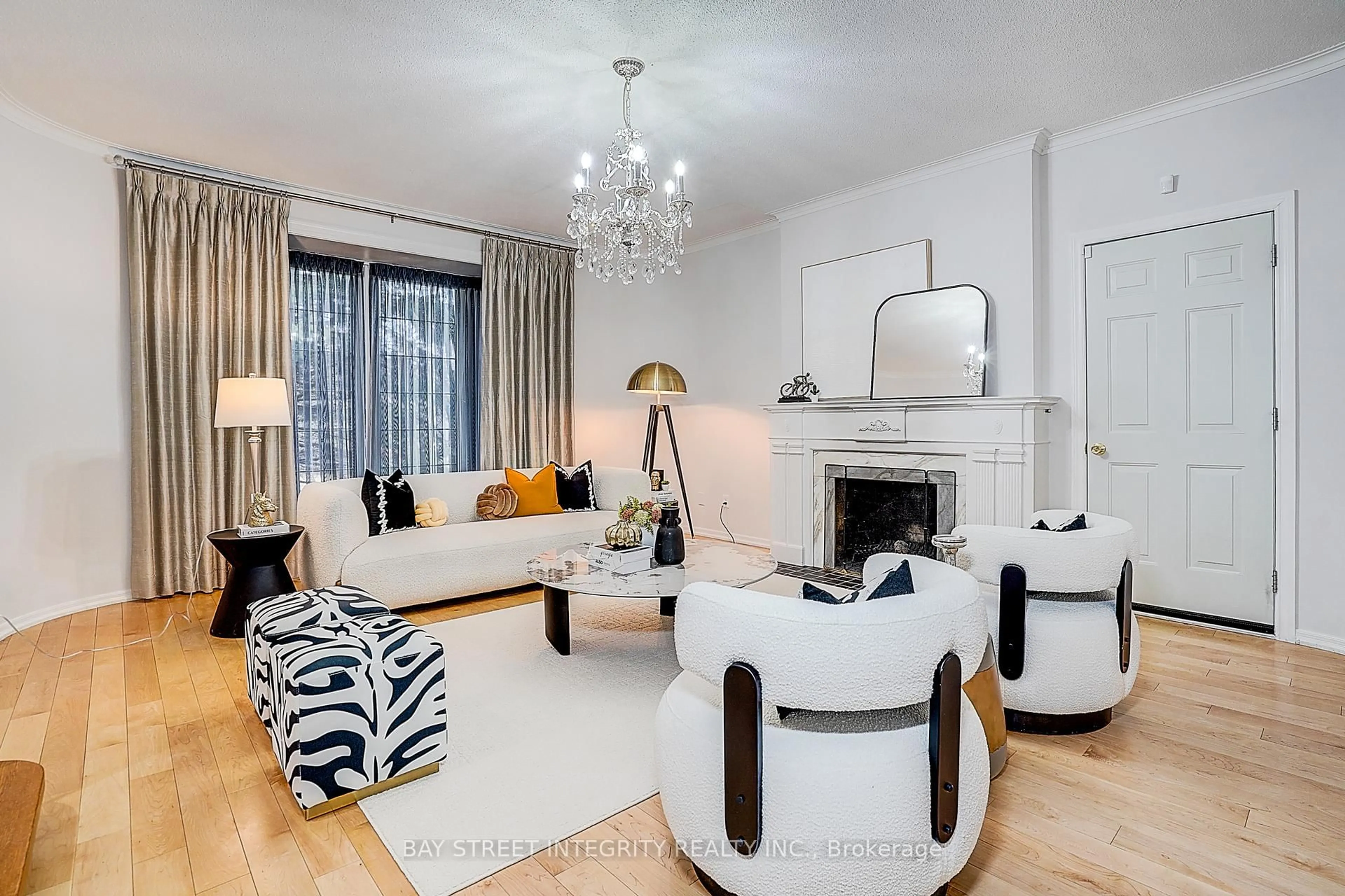 Living room with furniture, unknown for 46 Caravan Dr, Toronto Ontario M3B 1N3