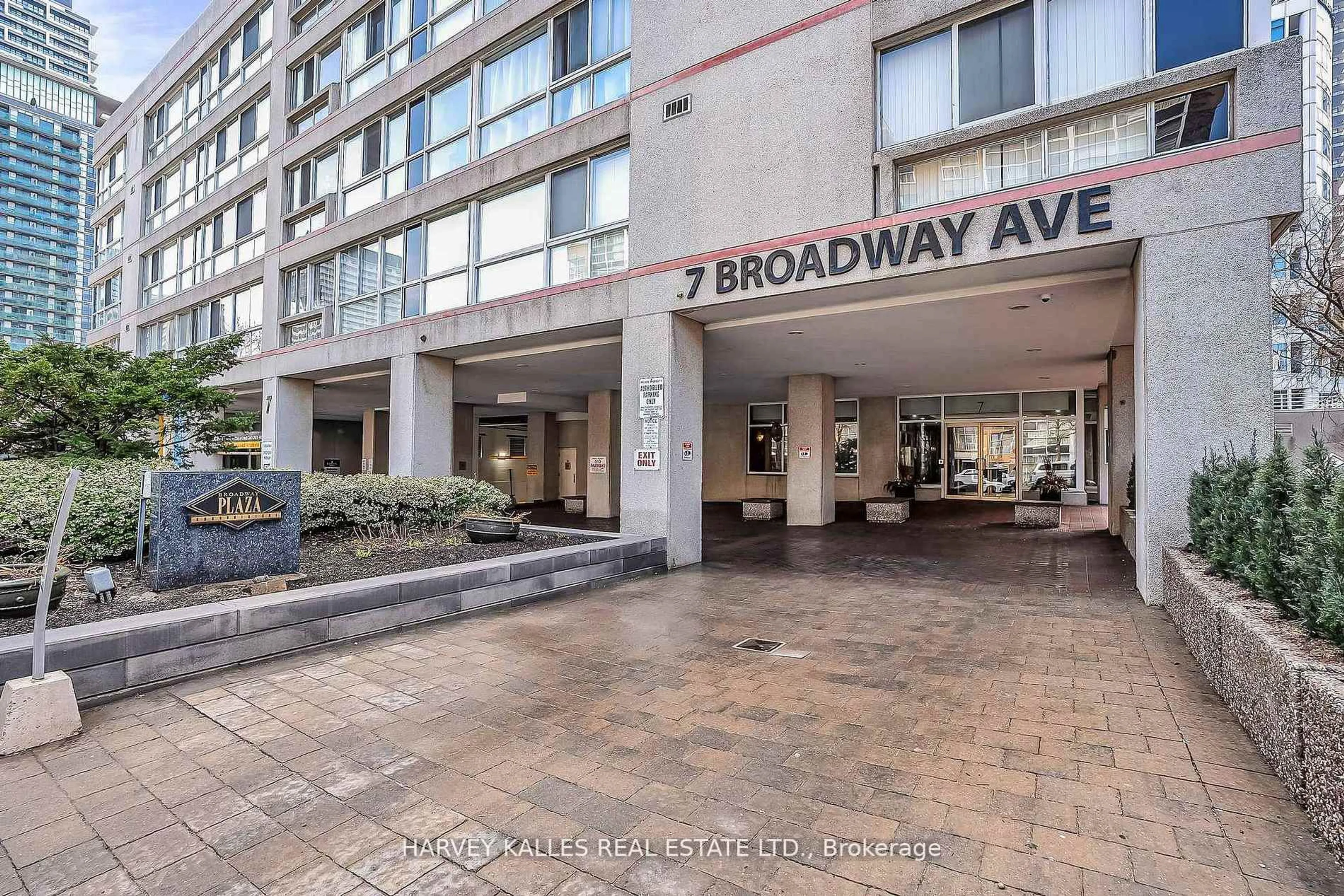 Indoor foyer for 7 Broadway Ave #609, Toronto Ontario M4P 3C5