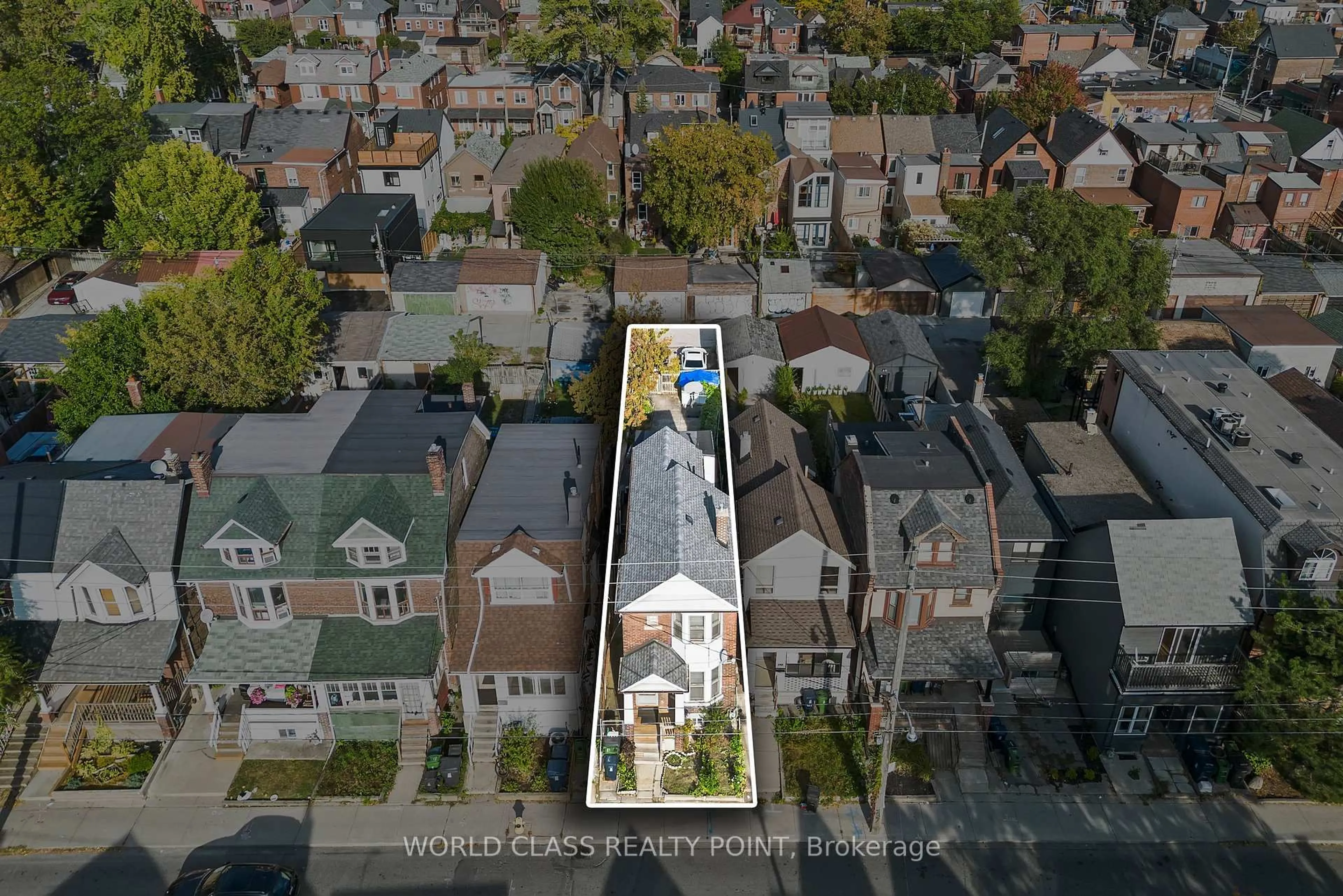 A pic from outside/outdoor area/front of a property/back of a property/a pic from drone, street for 623 Ossington Ave, Toronto Ontario M6G 3T6