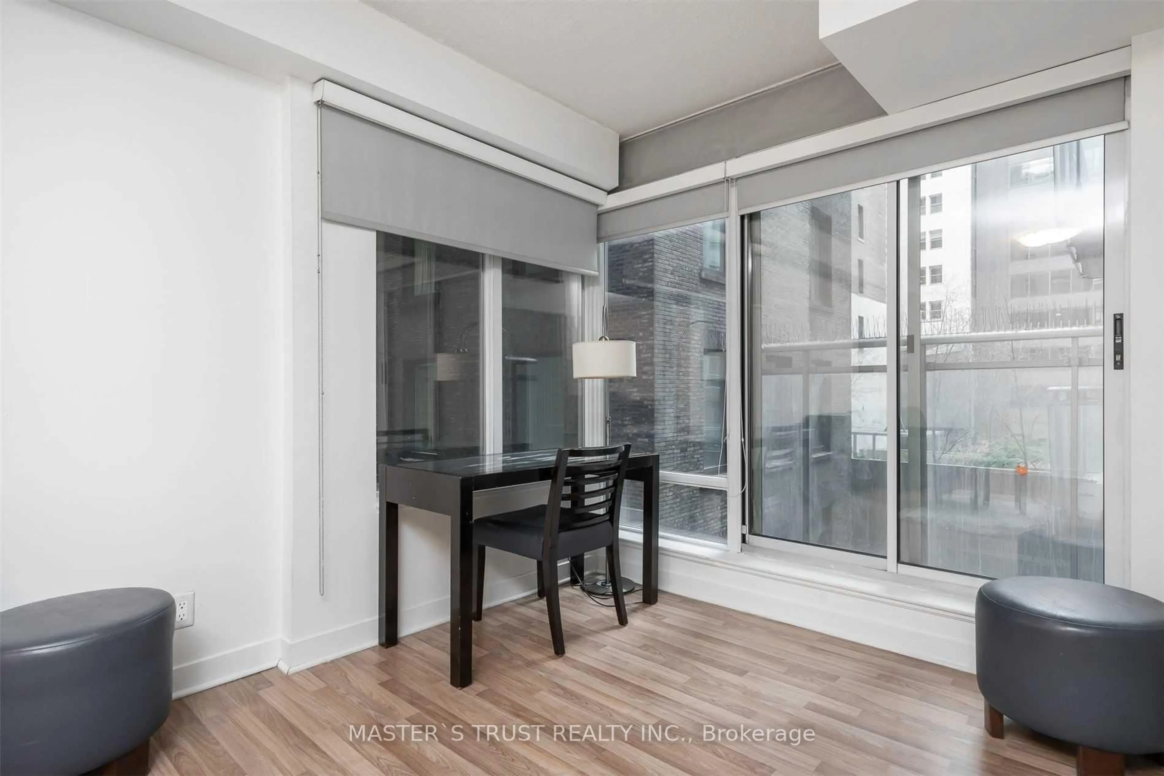 A pic of a room for 8 Colborne St #705, Toronto Ontario M5E 1E1