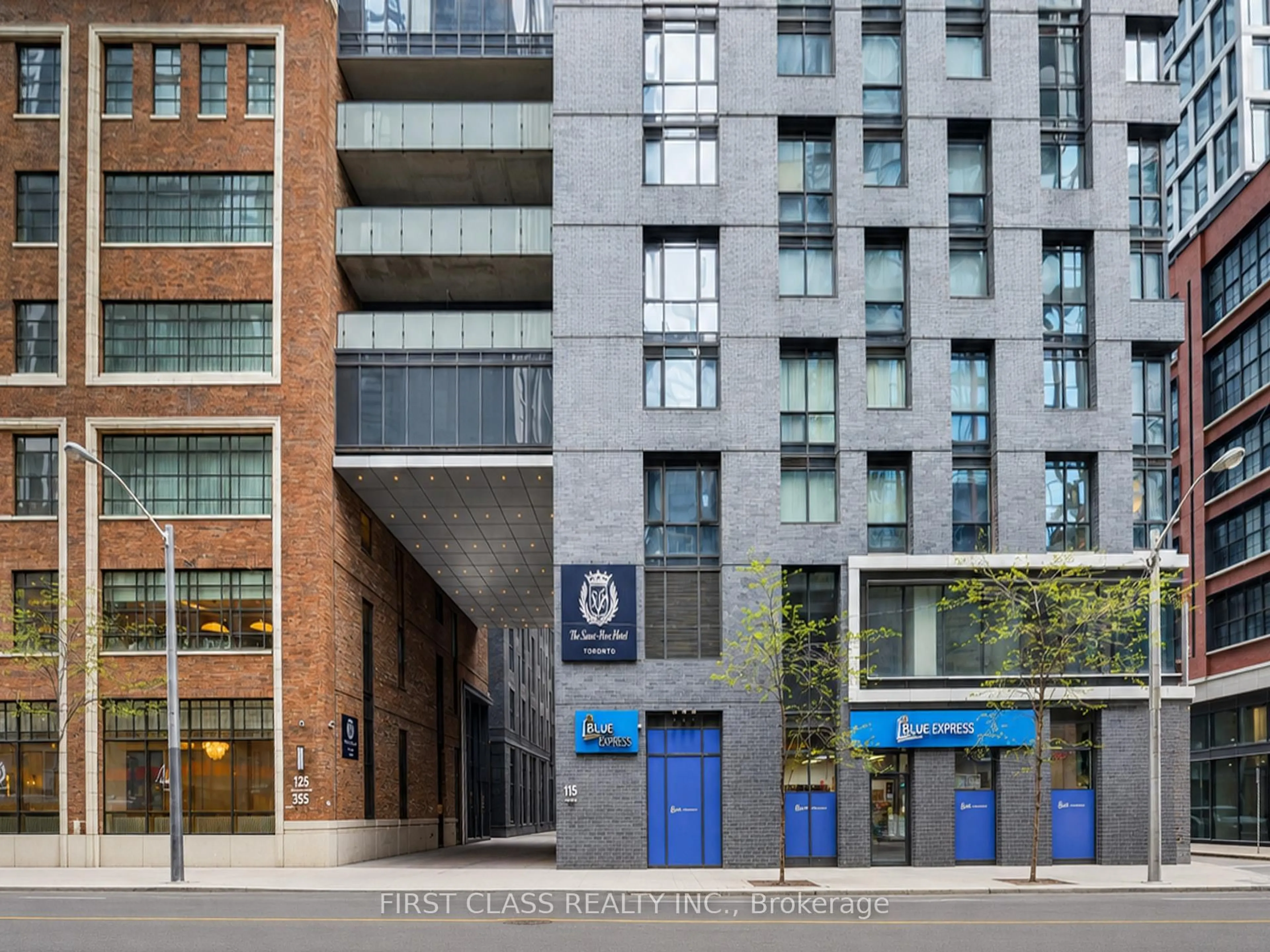 Indoor foyer for 115 Blue Jays Way #1709, Toronto Ontario M5V 3T3
