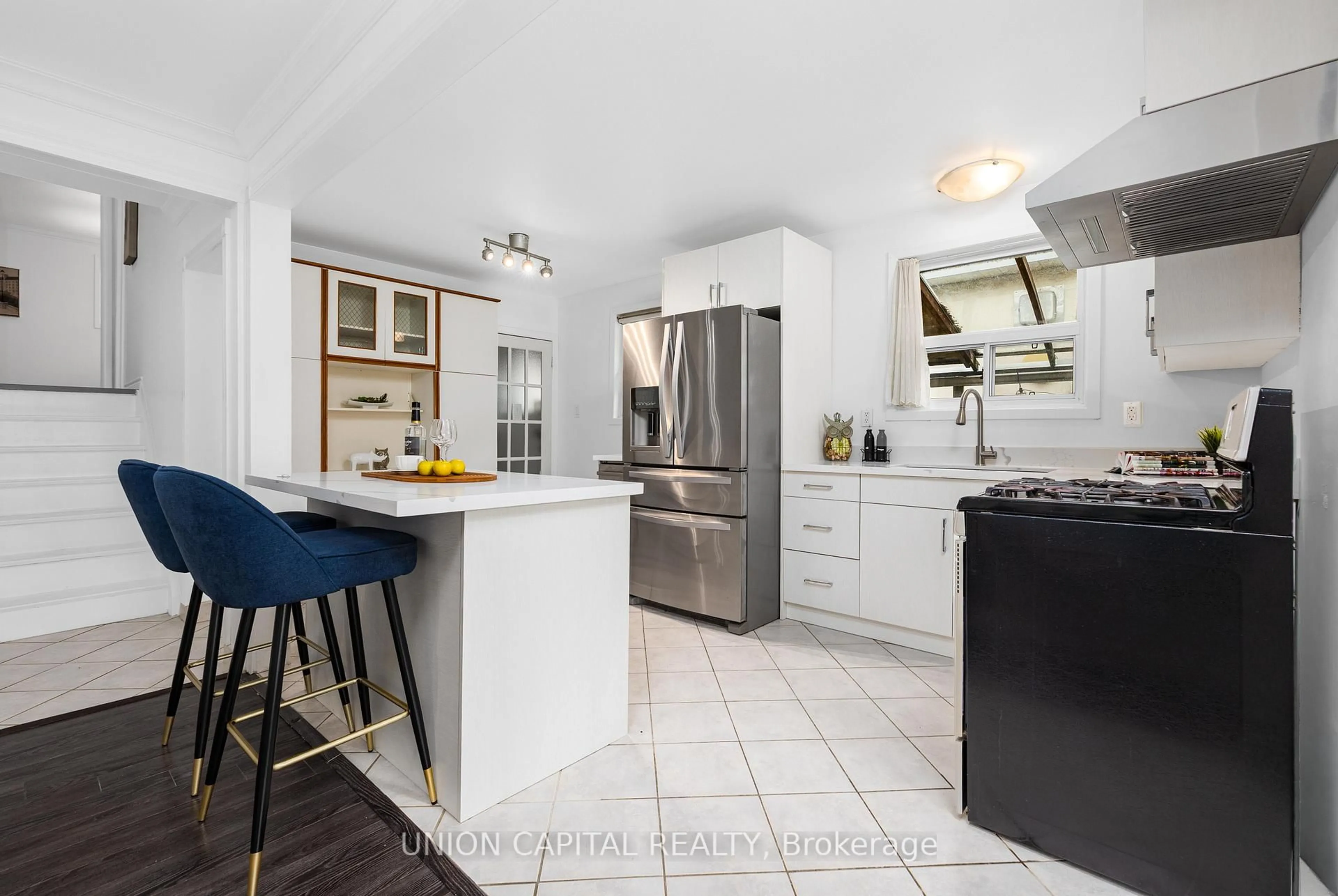 Open concept kitchen, ceramic/tile floor for 34 Lisburn Cres, Toronto Ontario M2J 2Z5