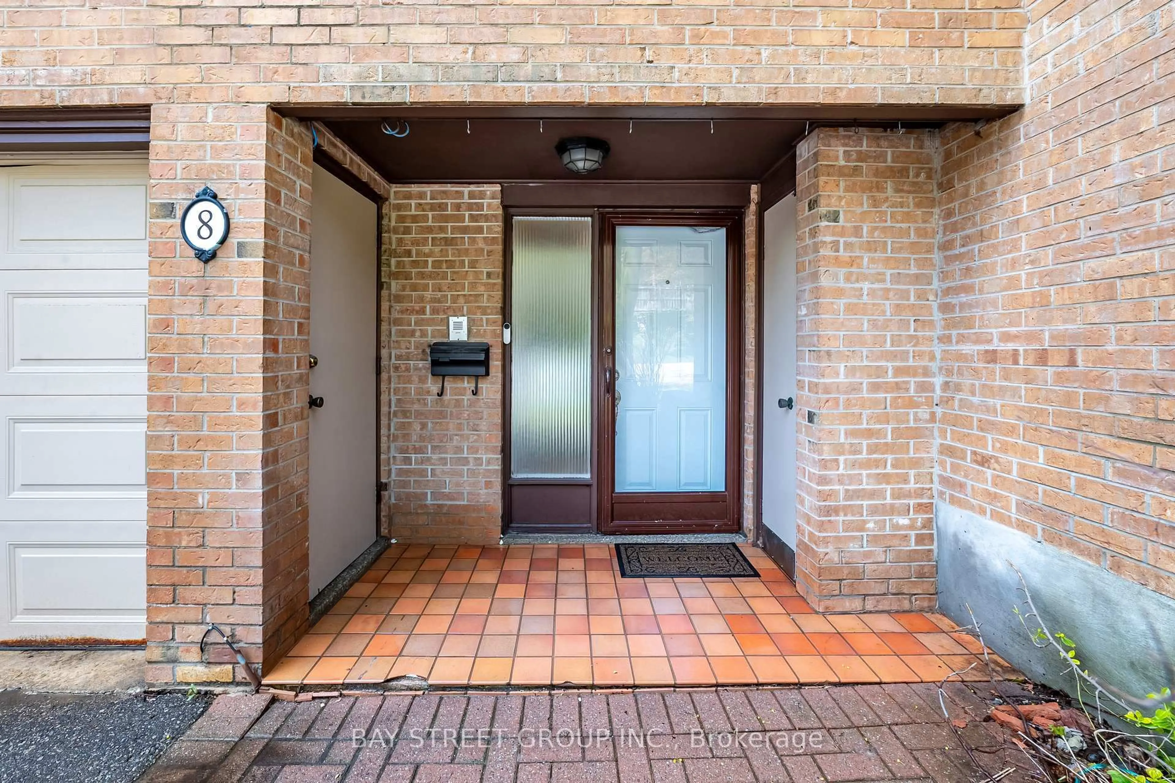 Indoor entryway for 8 Paul Markway, Toronto Ontario M2H 1S7