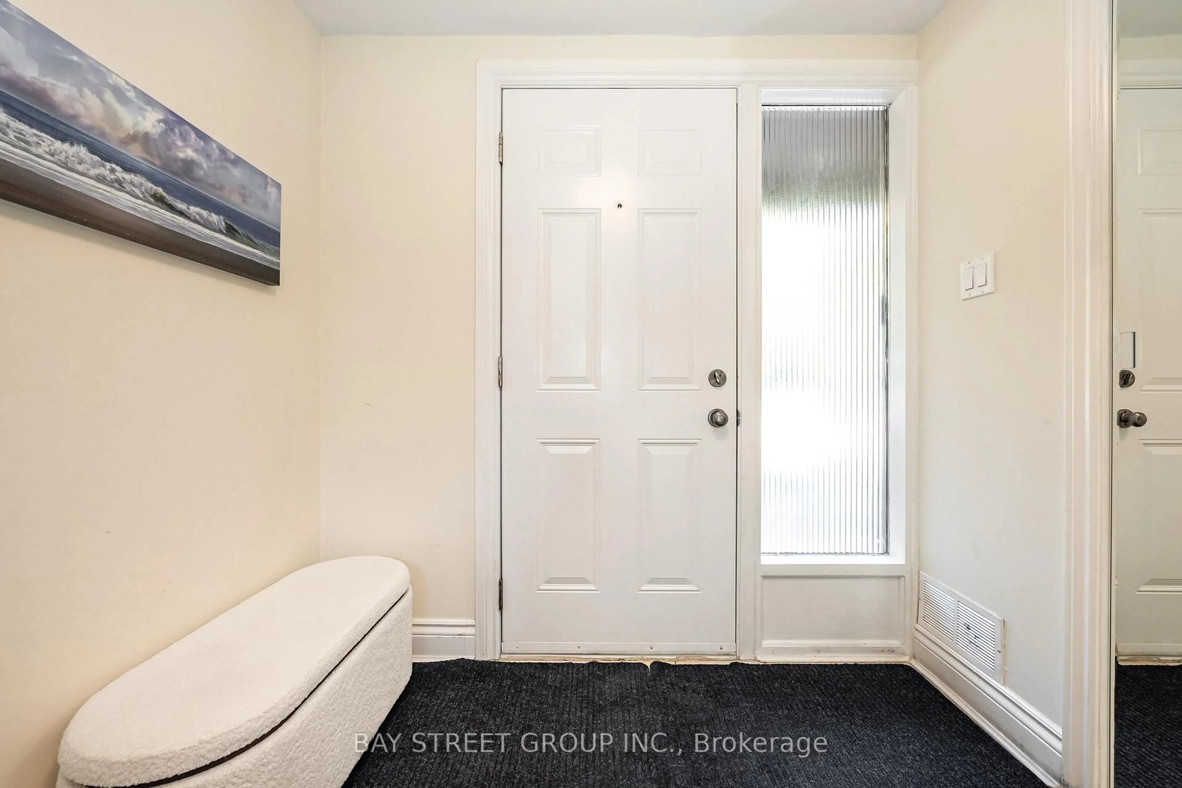 Indoor entryway for 8 Paul Markway, Toronto Ontario M2H 1S7