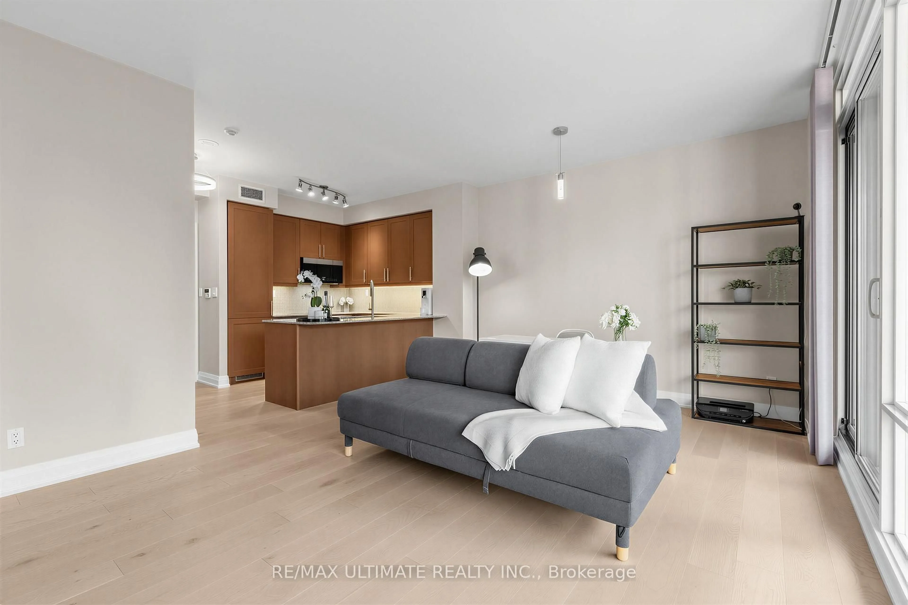 Living room with furniture, unknown for 1 Bedford Rd #603, Toronto Ontario M5R 2B5