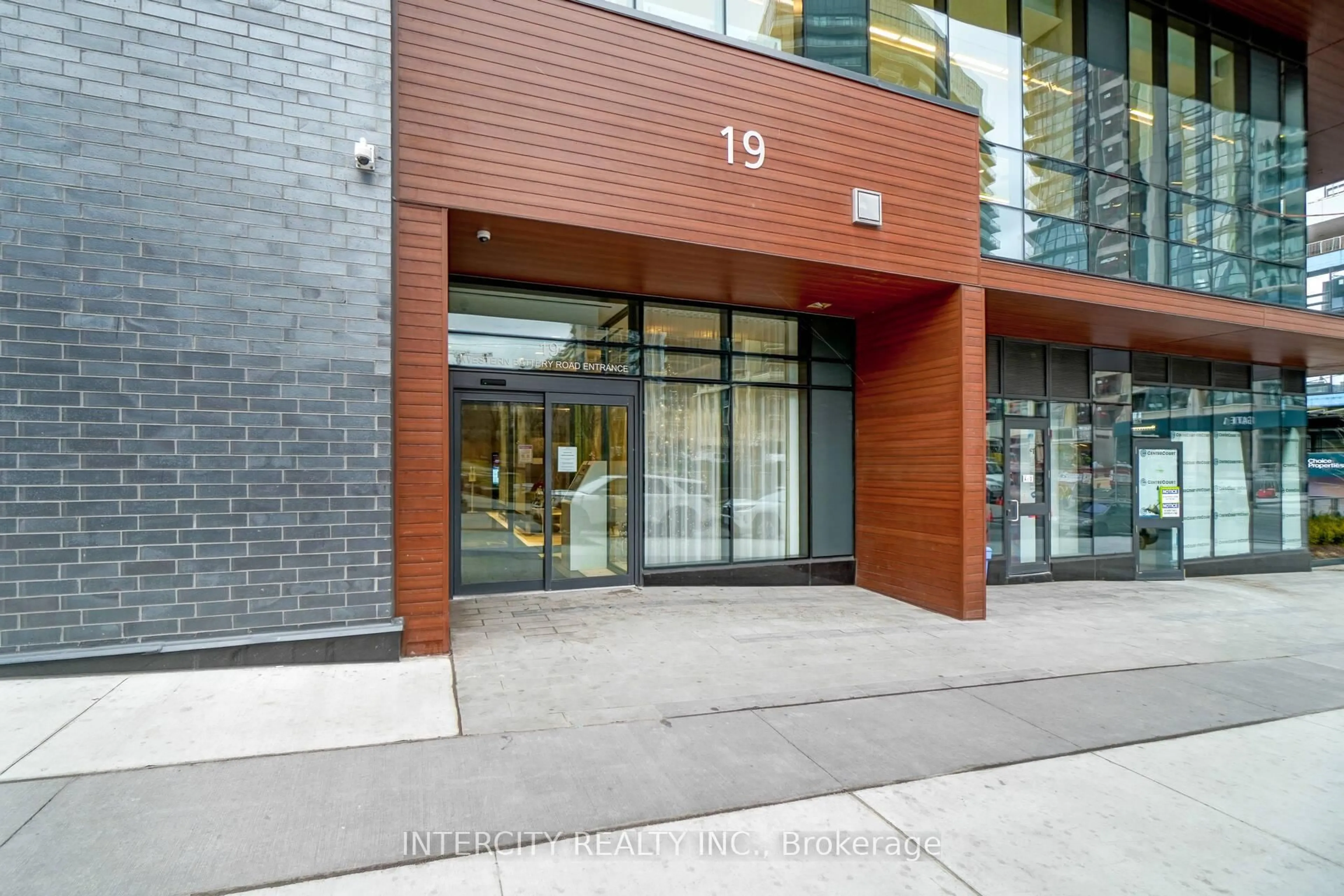 Indoor foyer for 19 Western Battery Rd #2709, Toronto Ontario M6K 0E3