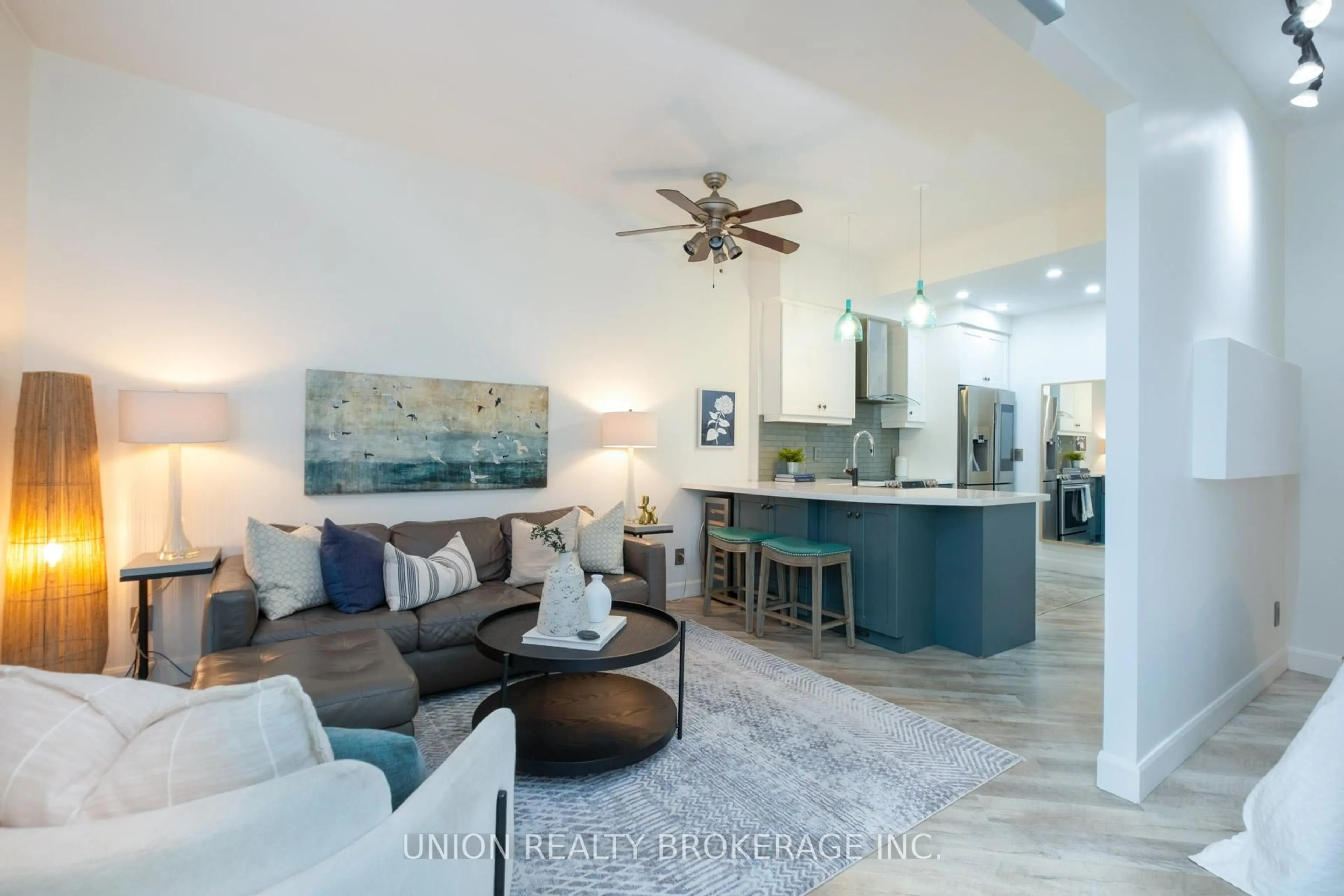 Open concept kitchen, ceramic/tile floor for 18 Yonge St #606, Toronto Ontario M5E 1Z8