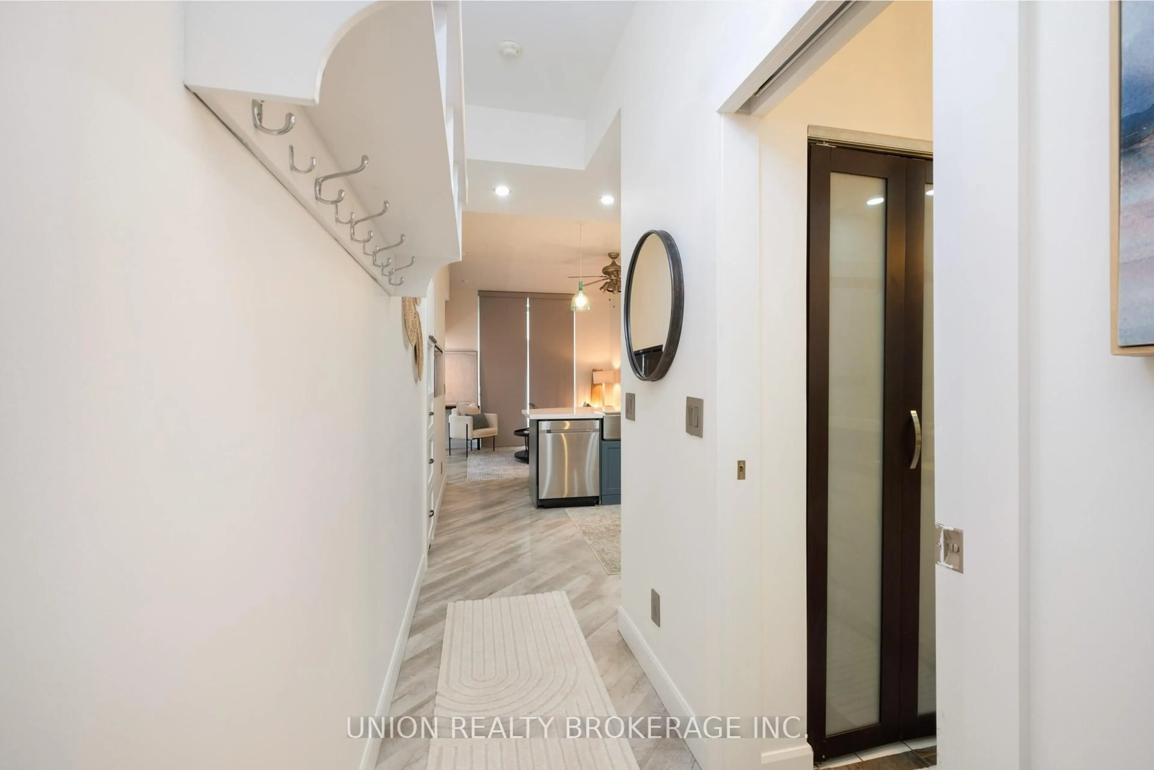 Indoor foyer for 18 Yonge St #606, Toronto Ontario M5E 1Z8