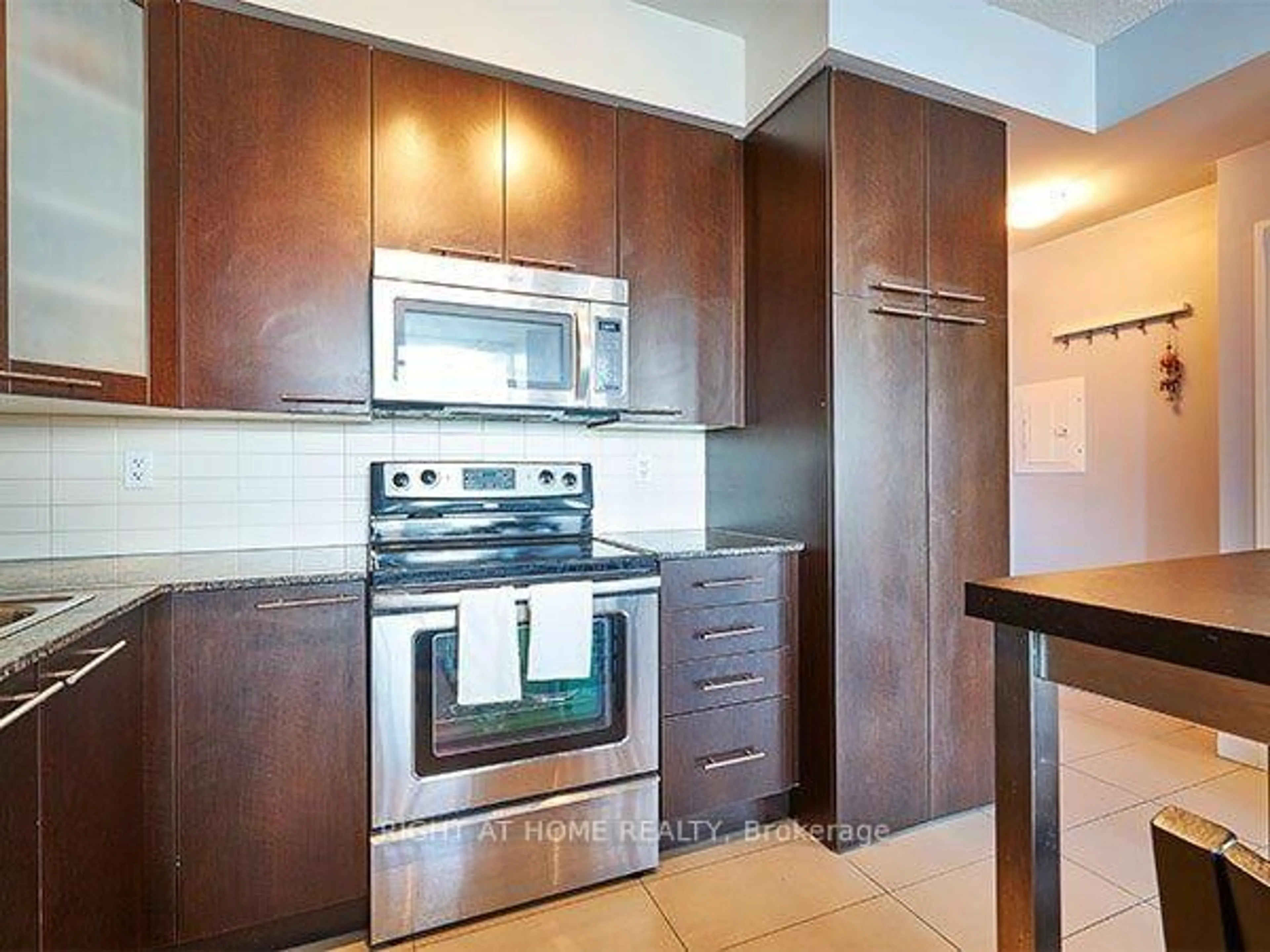 Standard kitchen, ceramic/tile floor for 500 Sherbourne St #2701, Toronto Ontario M4X 1L1