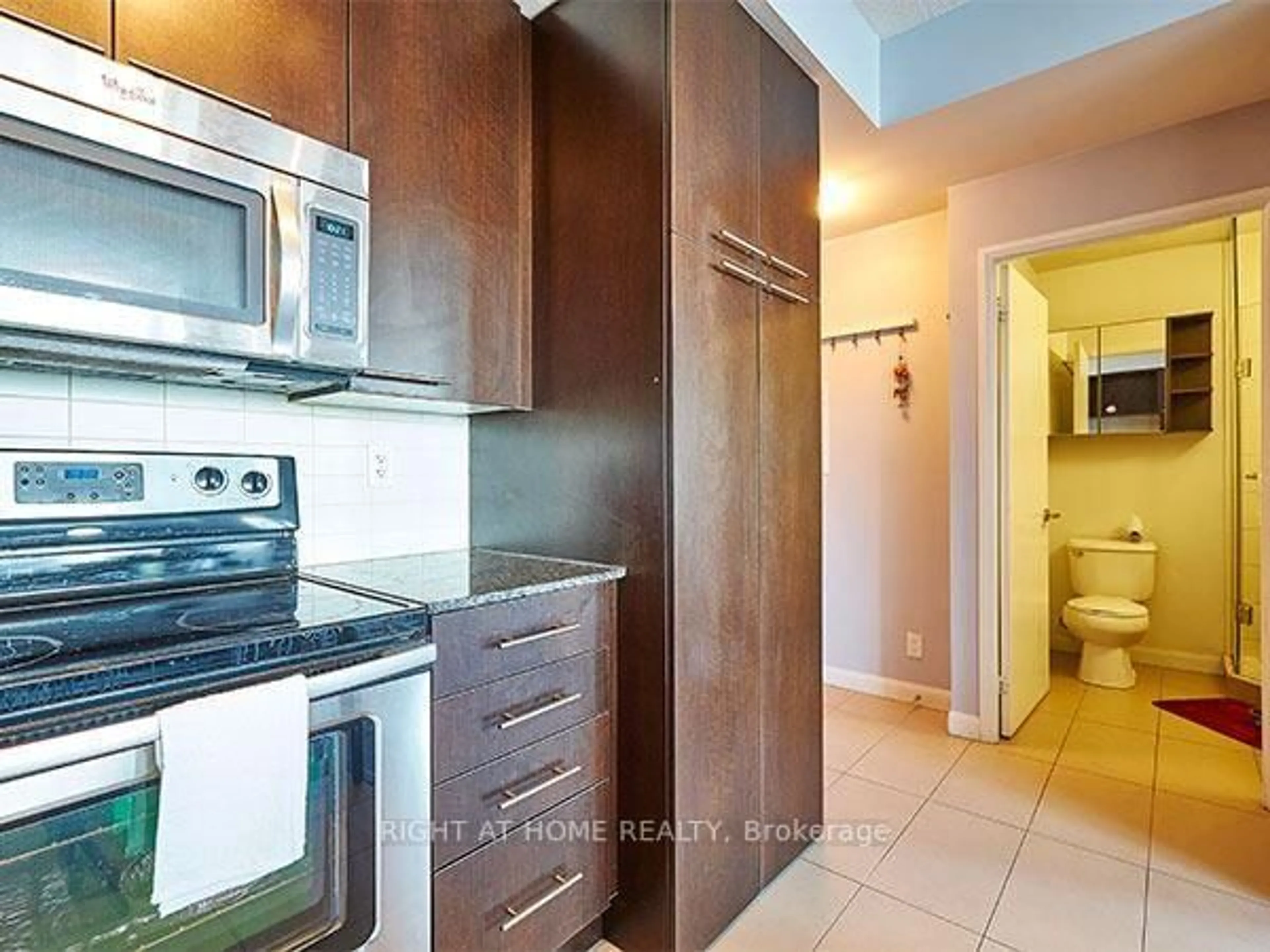 Standard kitchen, ceramic/tile floor for 500 Sherbourne St #2701, Toronto Ontario M4X 1L1