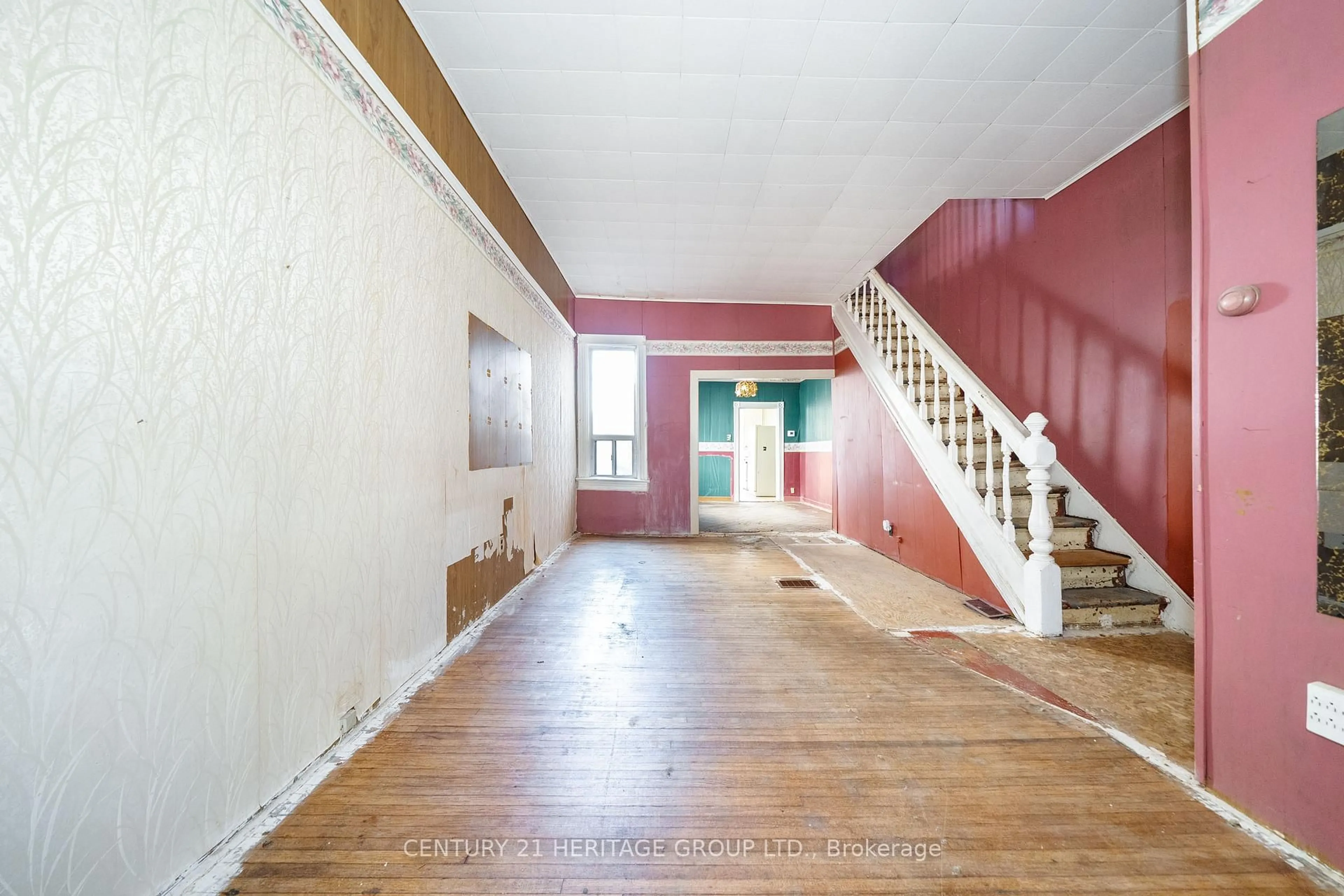 Indoor foyer for 403 Brock Ave, Toronto Ontario M6H 3N6
