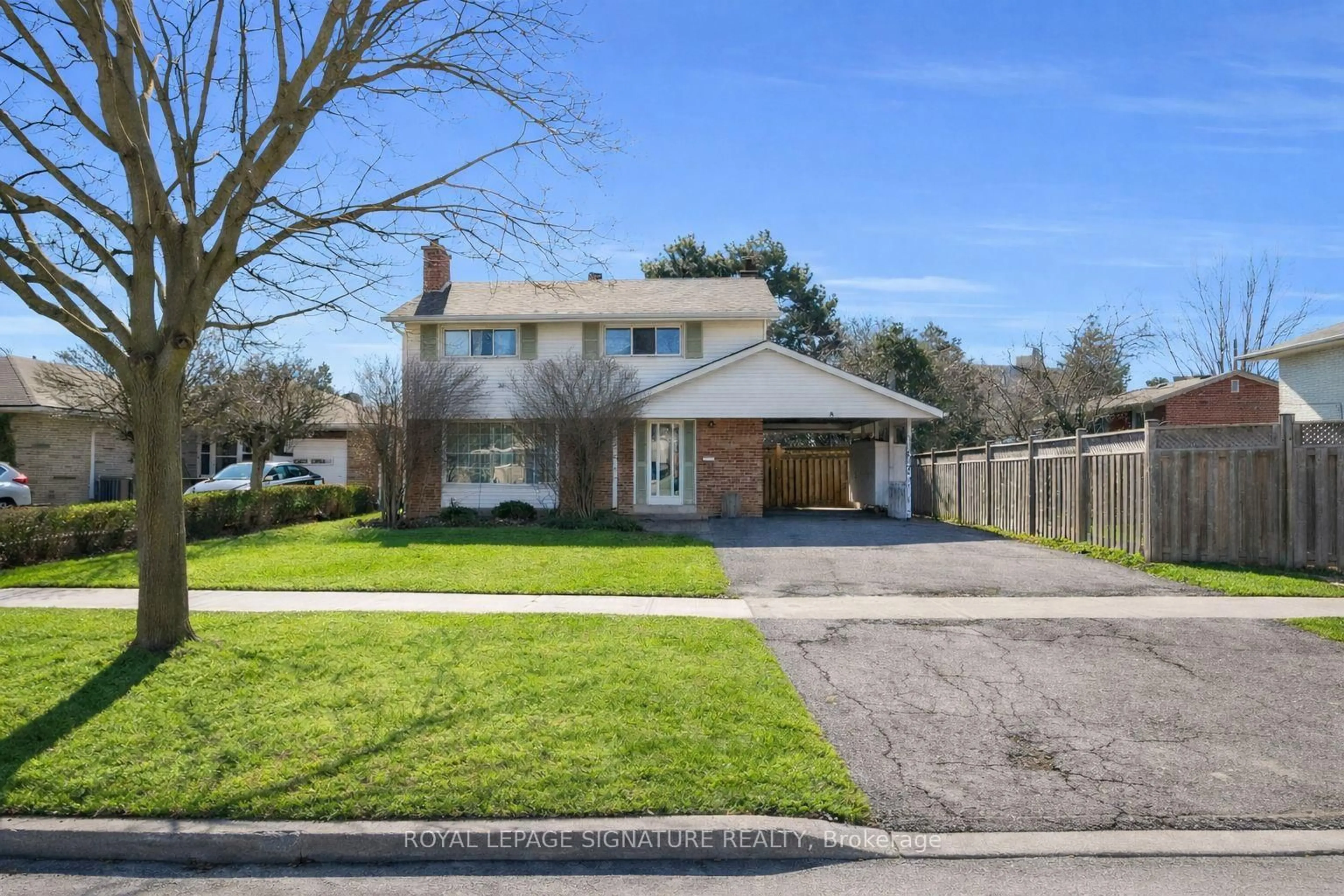 A pic from outside/outdoor area/front of a property/back of a property/a pic from drone, street for 8 Underhill Dr, Toronto Ontario M3A 2J2