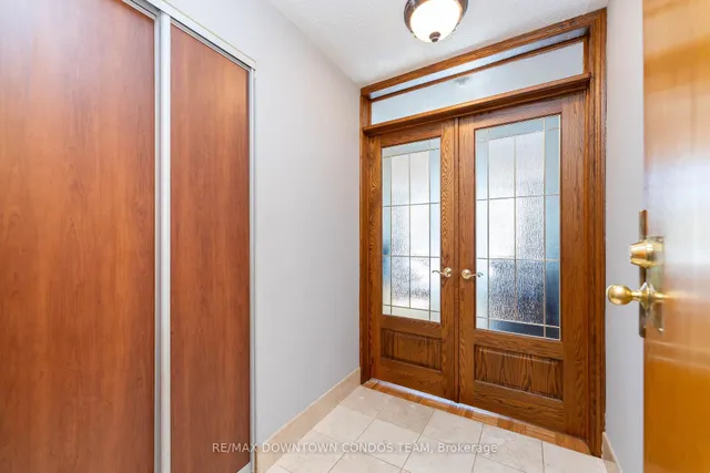44 St Joseph St #506, Toronto 4