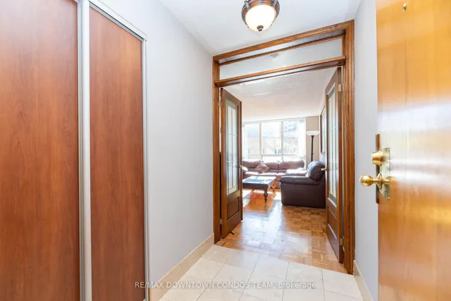 44 St Joseph St #506, Toronto 5