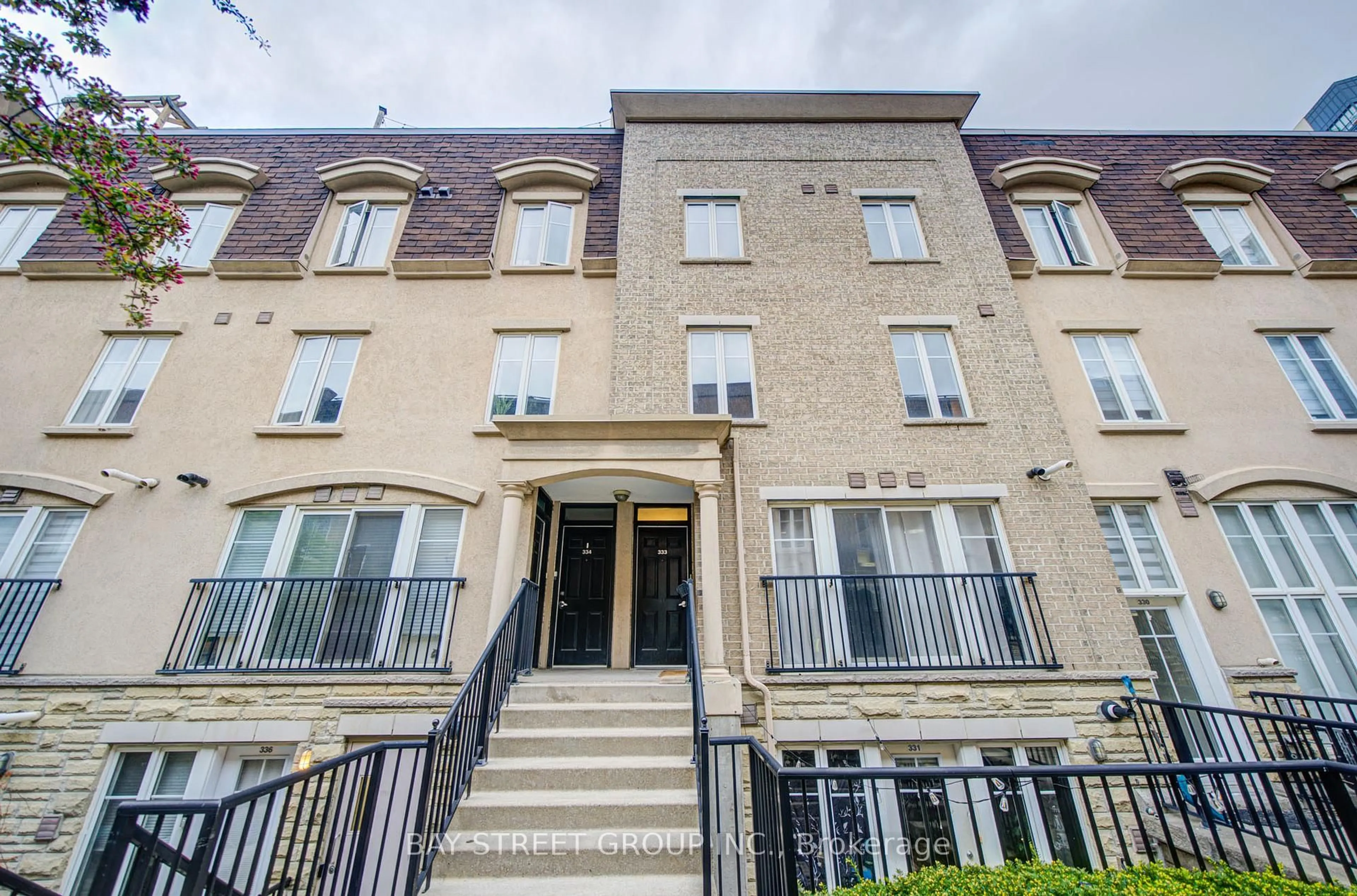 Unknown for 30 Western Battery Rd #333, Toronto Ontario M6K 3N9