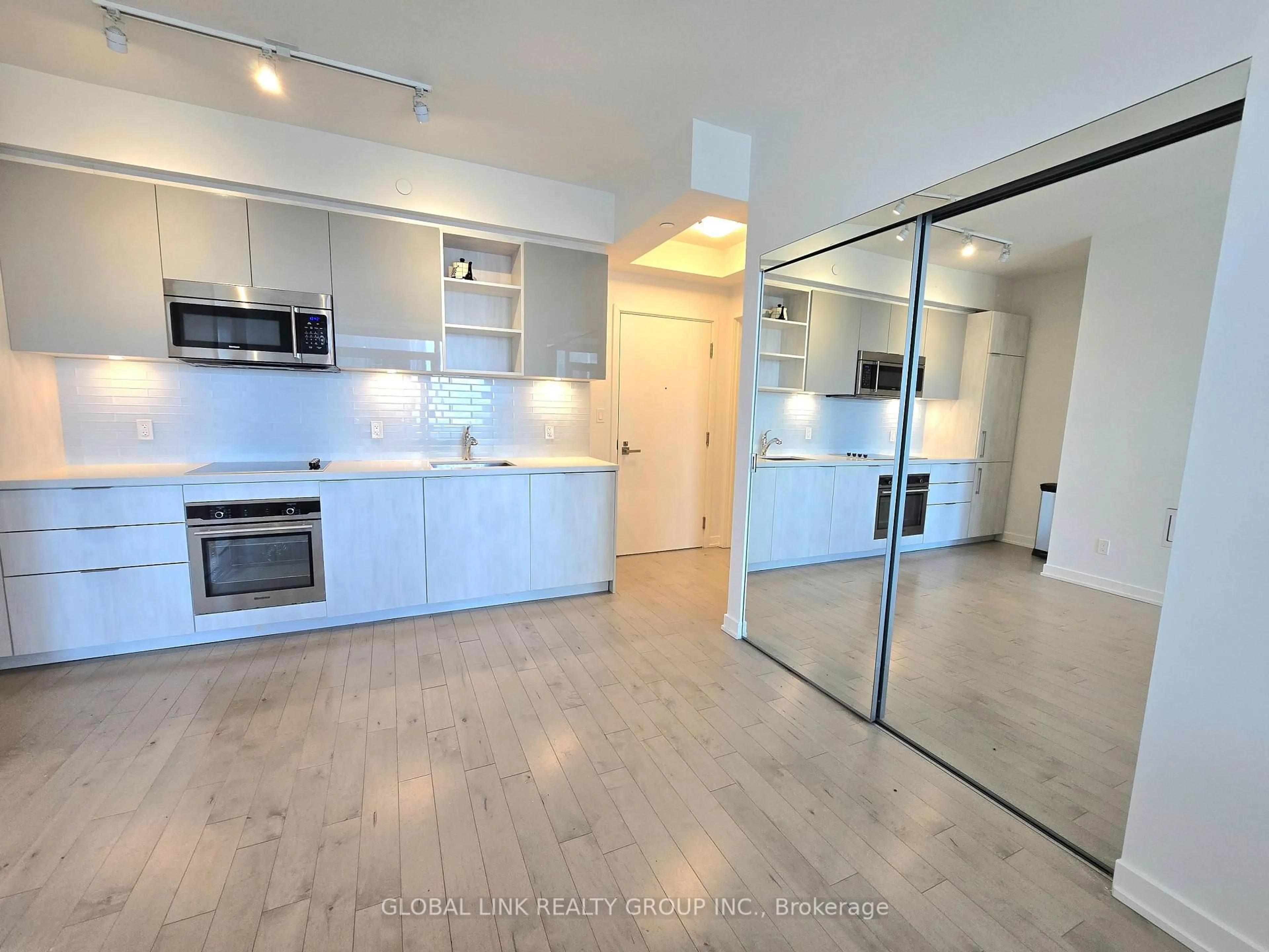 Open concept kitchen, unknown for 50 ORDNANCE St #1212, Toronto Ontario M6K 0C9