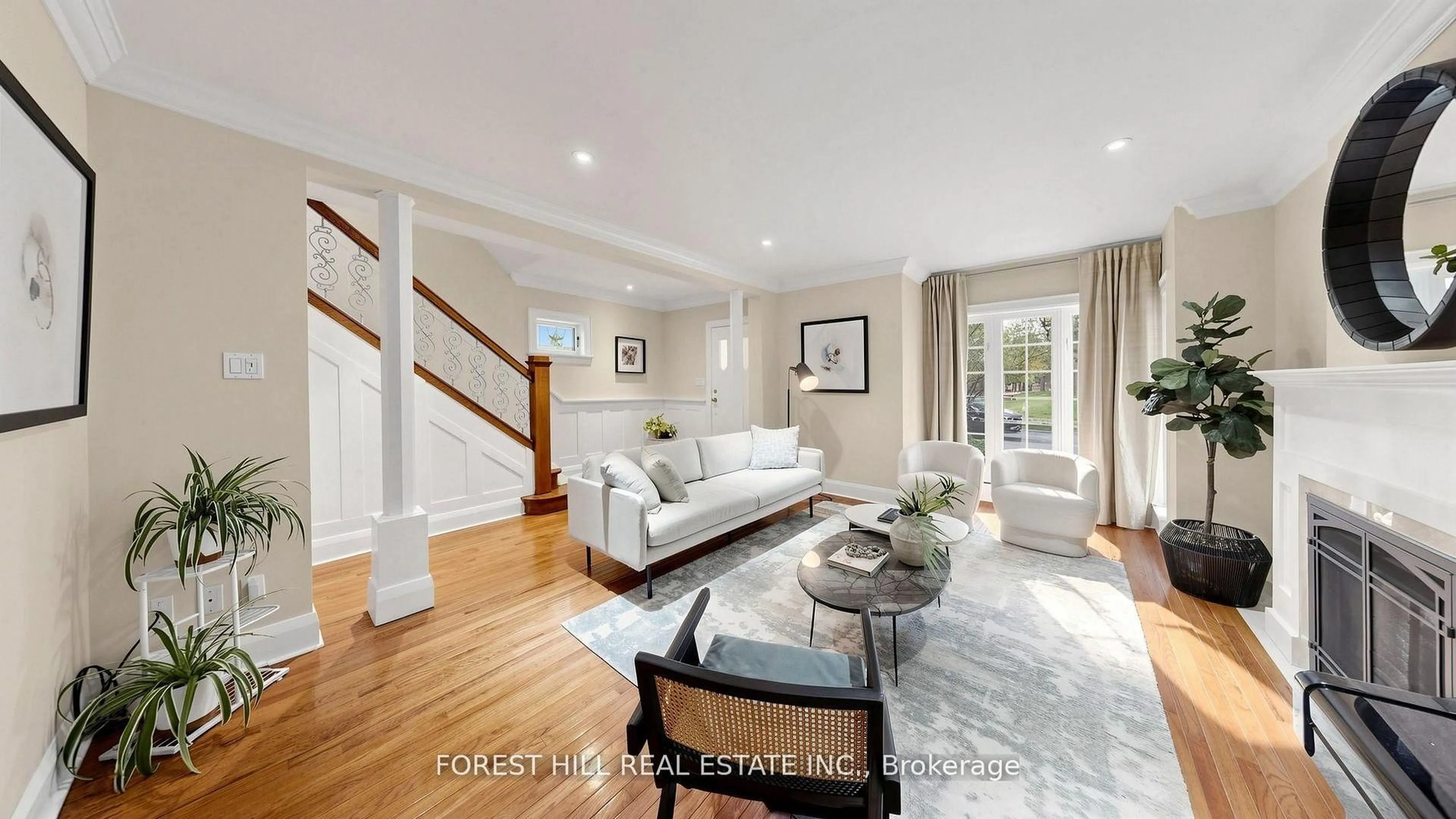 Living room with furniture, unknown for 153 Glengrove Ave, Toronto Ontario M4R 1P1