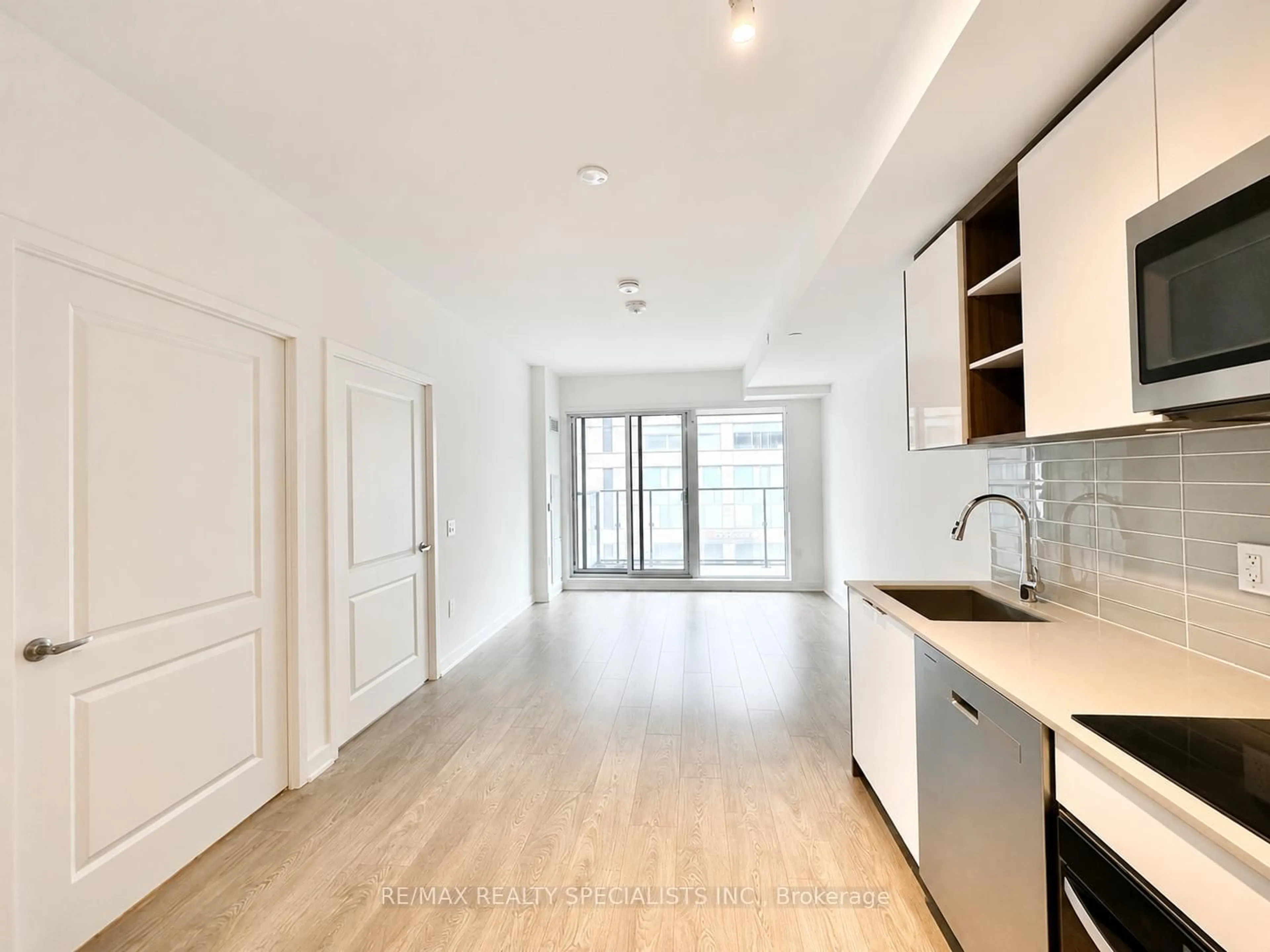 Open concept kitchen, unknown for 543 Richmond St #502, Toronto Ontario M5V 1Y6