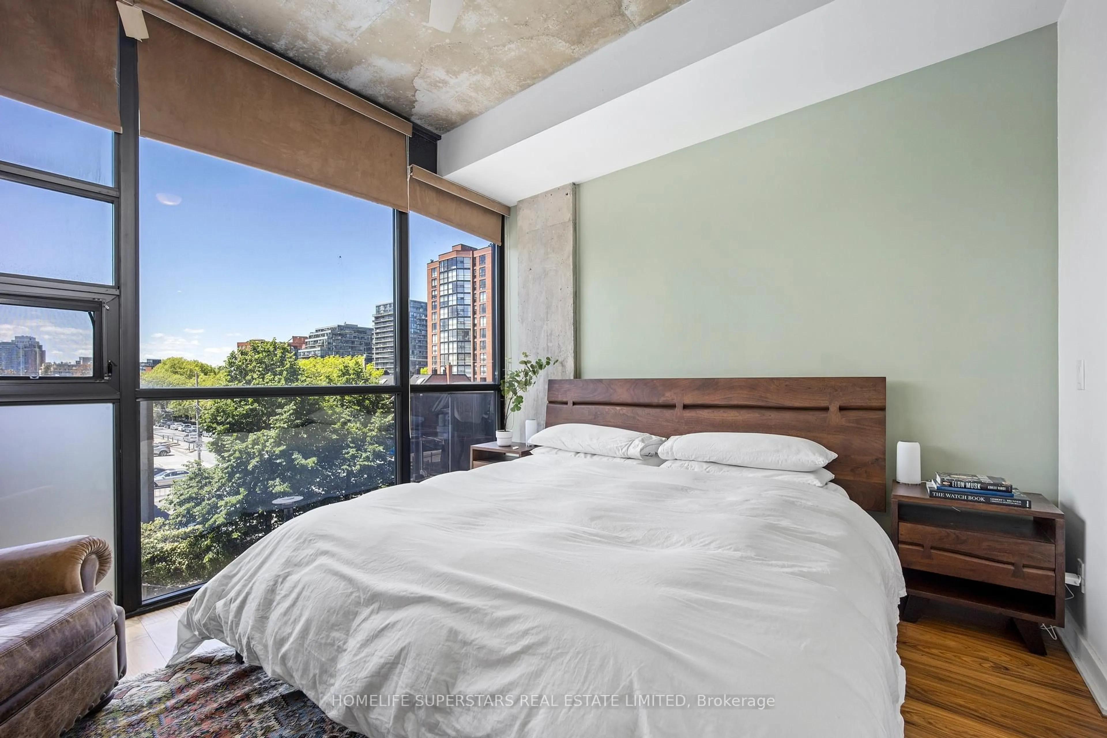 Bedroom with bed, unknown for 60 Bathurst St #303, Toronto Ontario M5V 2P4