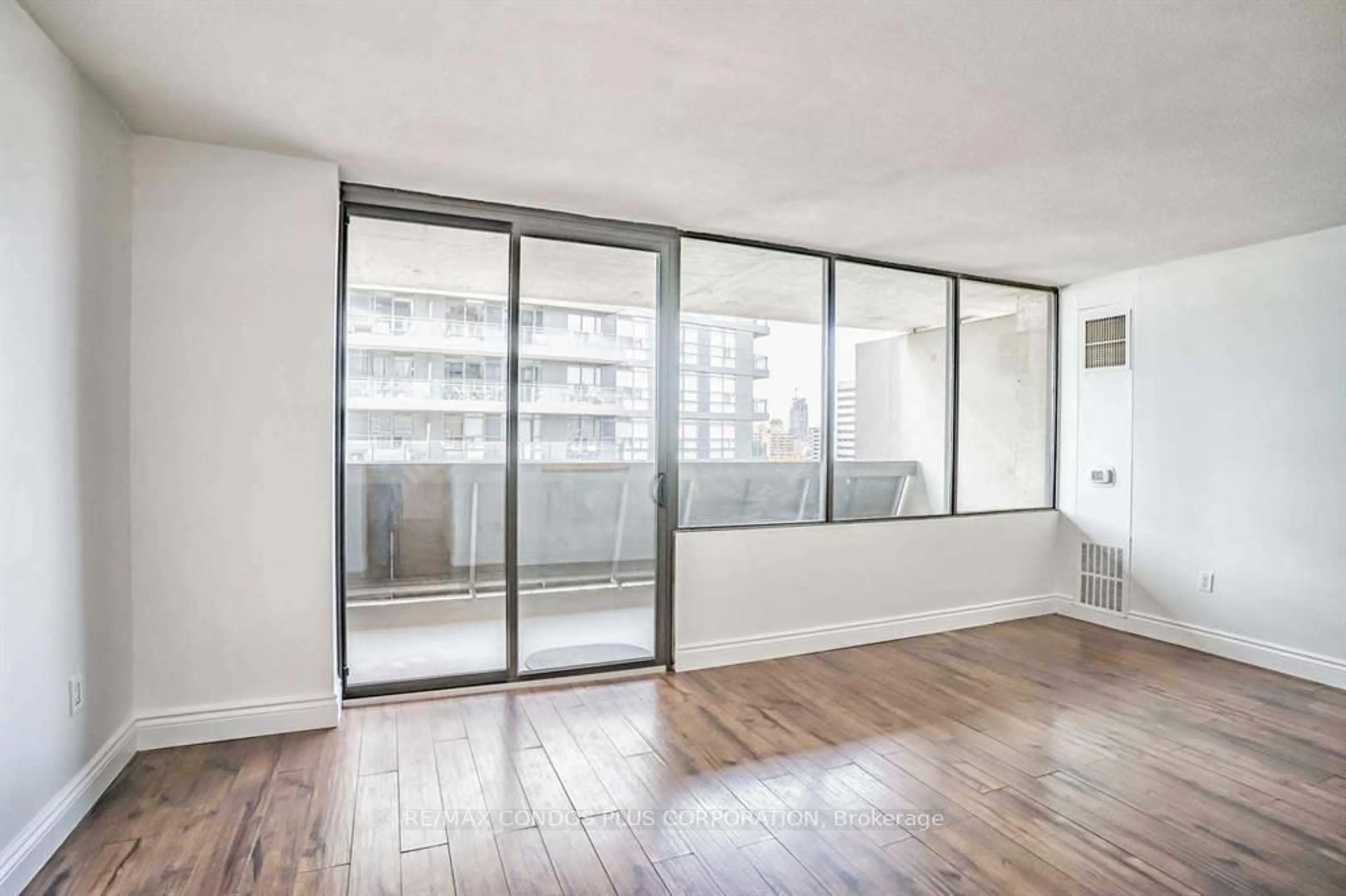 A pic of a room for 720 Spadina Ave #1011, Toronto Ontario M5S 2T9