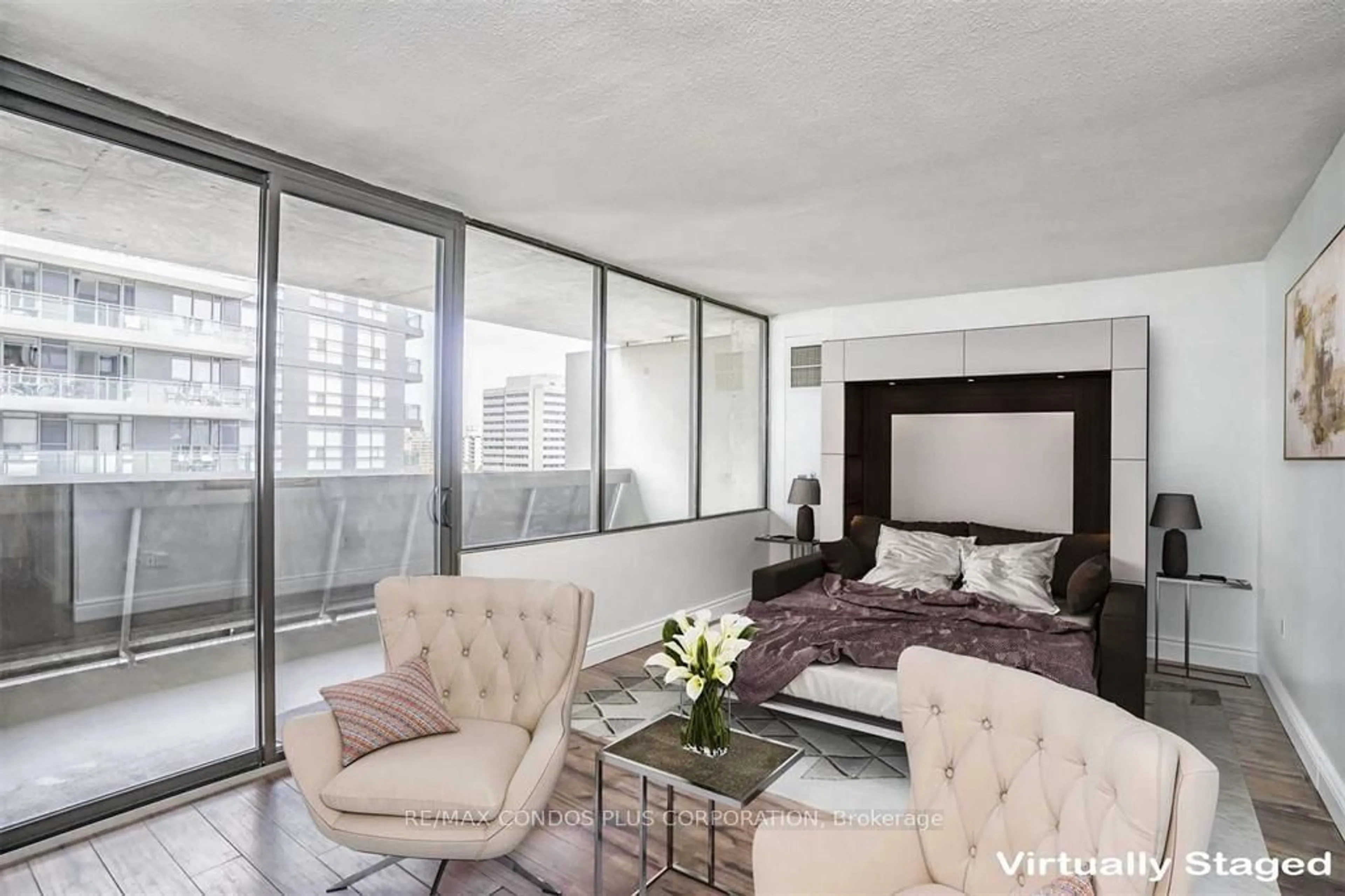 Living room with furniture, unknown for 720 Spadina Ave #1011, Toronto Ontario M5S 2T9