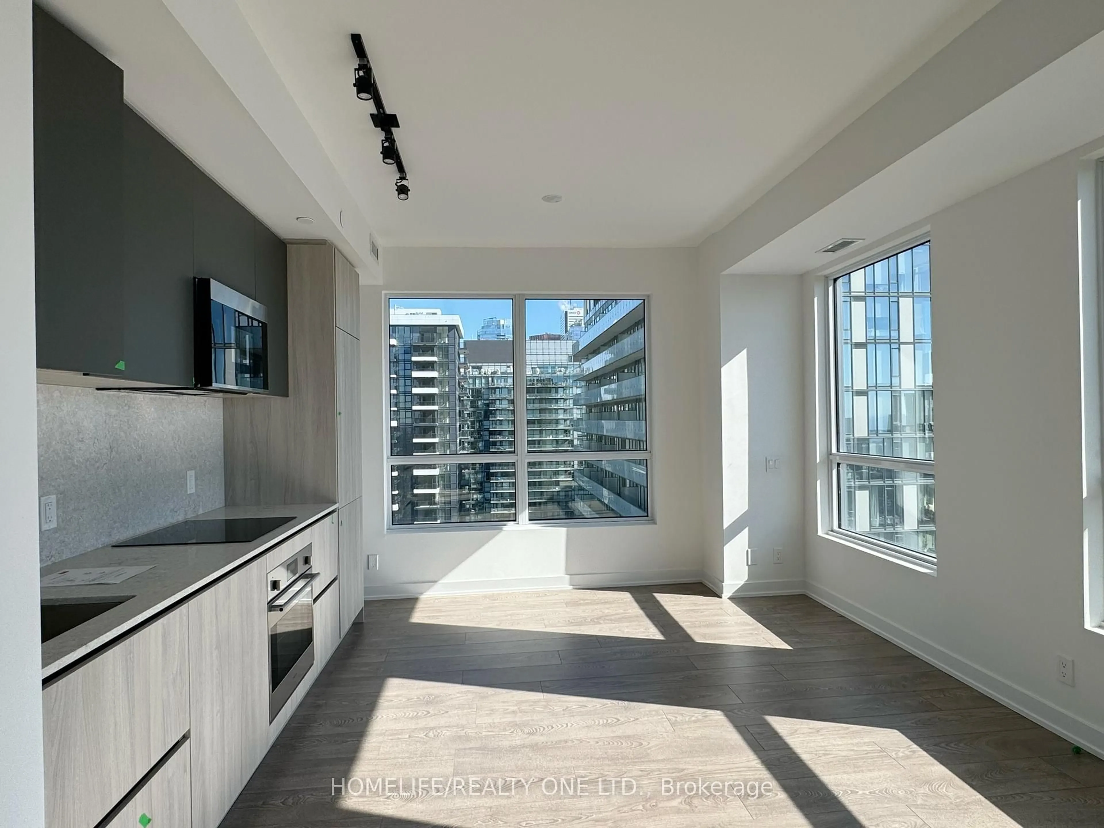 Unknown for 108 Peter St #4106, Toronto Ontario M5V 2G7