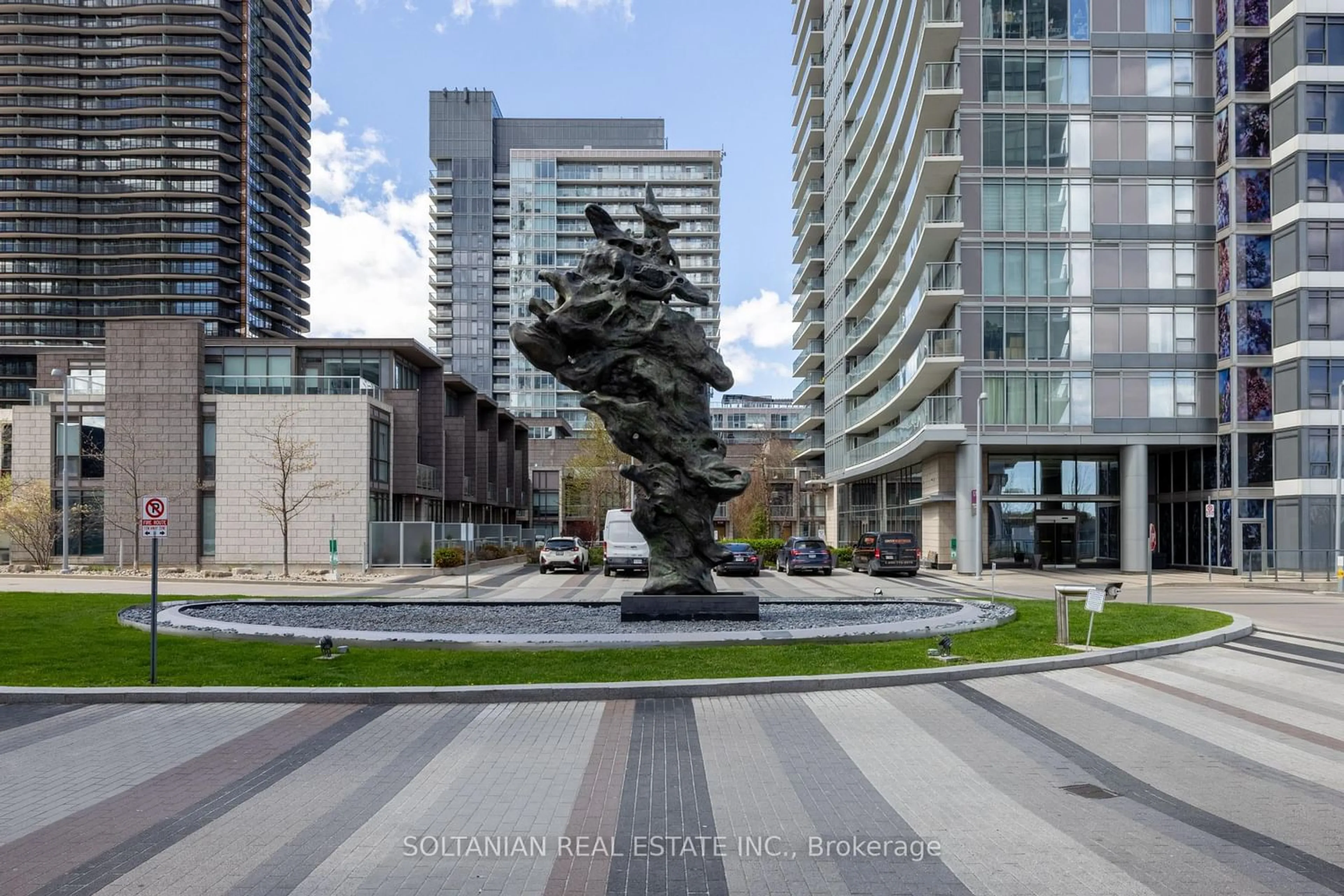 Patio, street for 121 Mcmahon Dr #3302, Toronto Ontario M2K 0C1