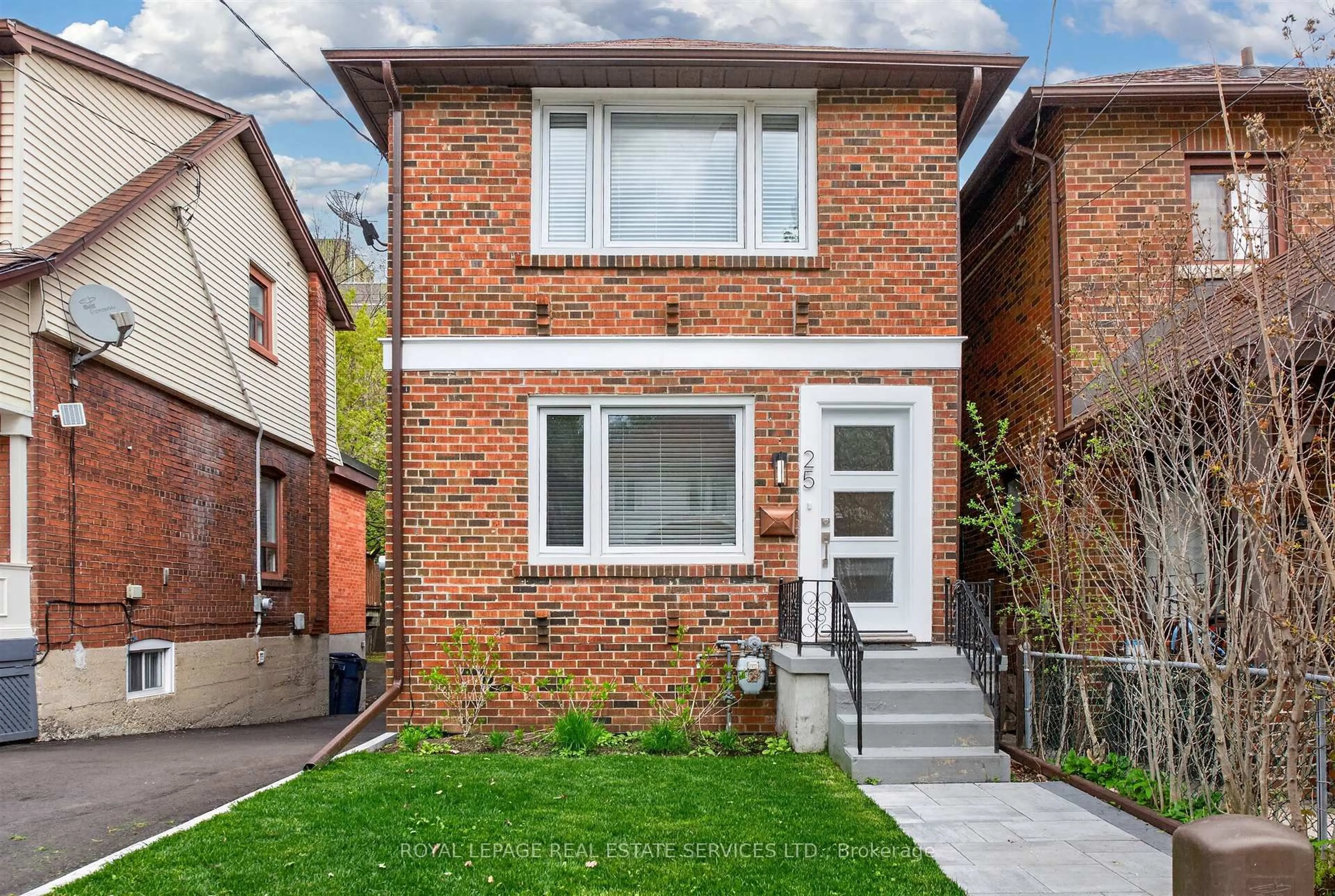 Home with brick exterior material, street for 25 Lorindale Ave, Toronto Ontario M5M 3C3