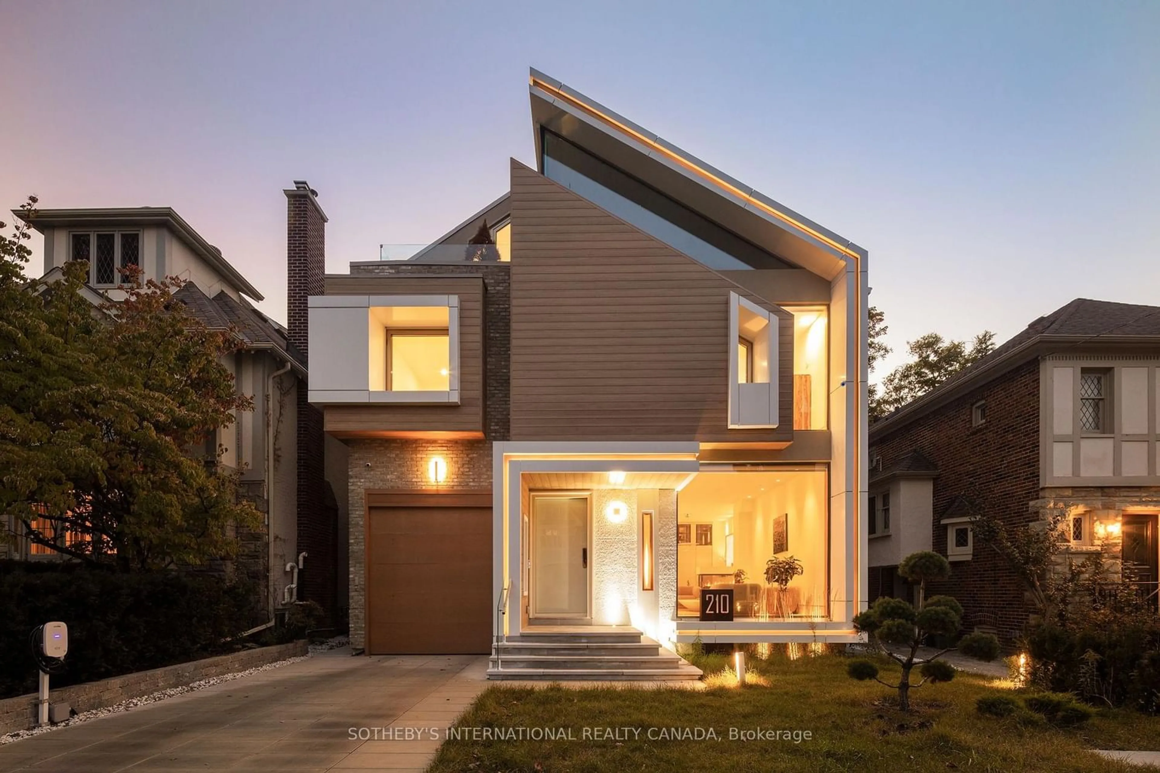 Unknown for 210 Glenayr Rd, Toronto Ontario M5P 3C3