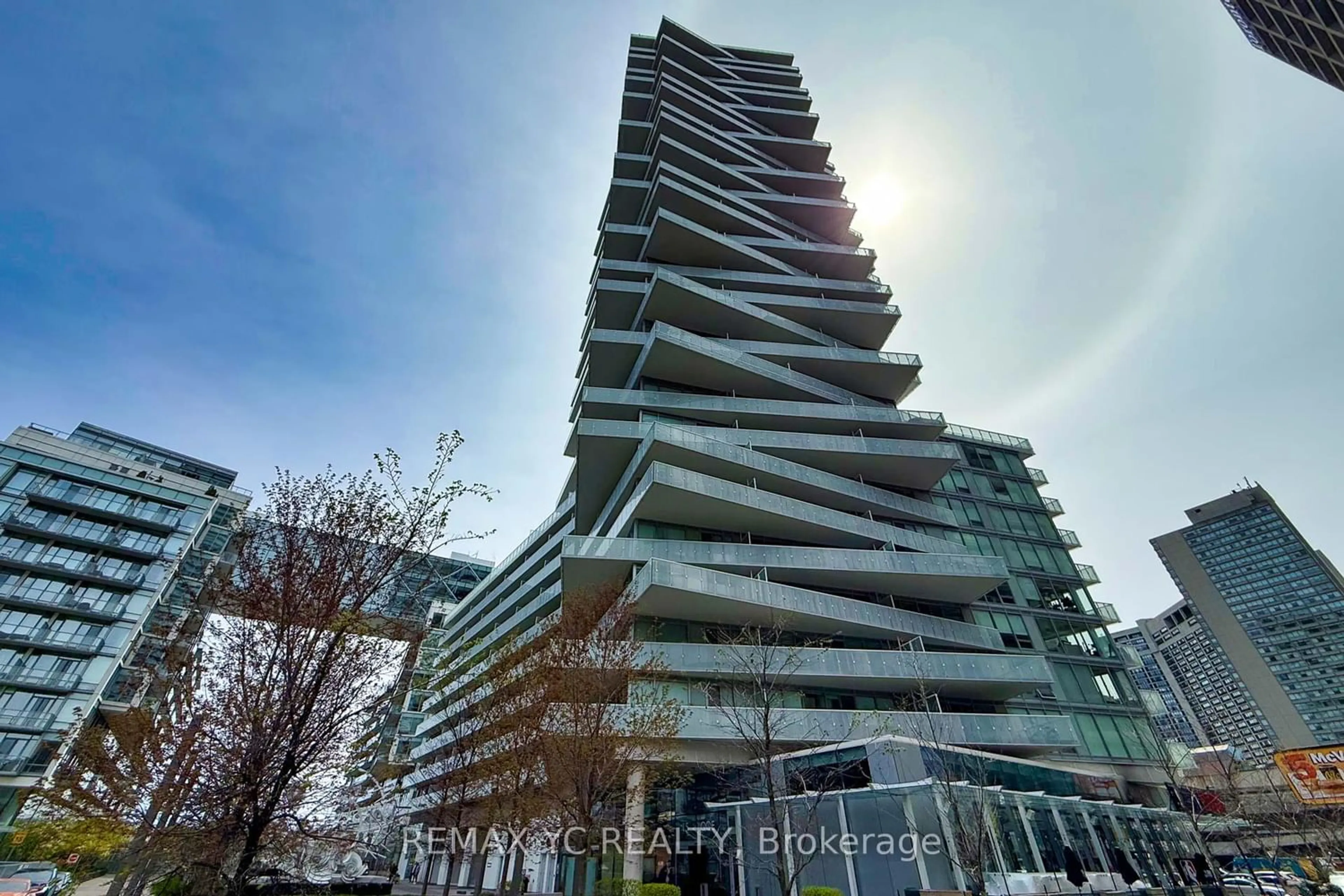 Unknown for 15 Queens Quay #1302, Toronto Ontario M5E 0C5