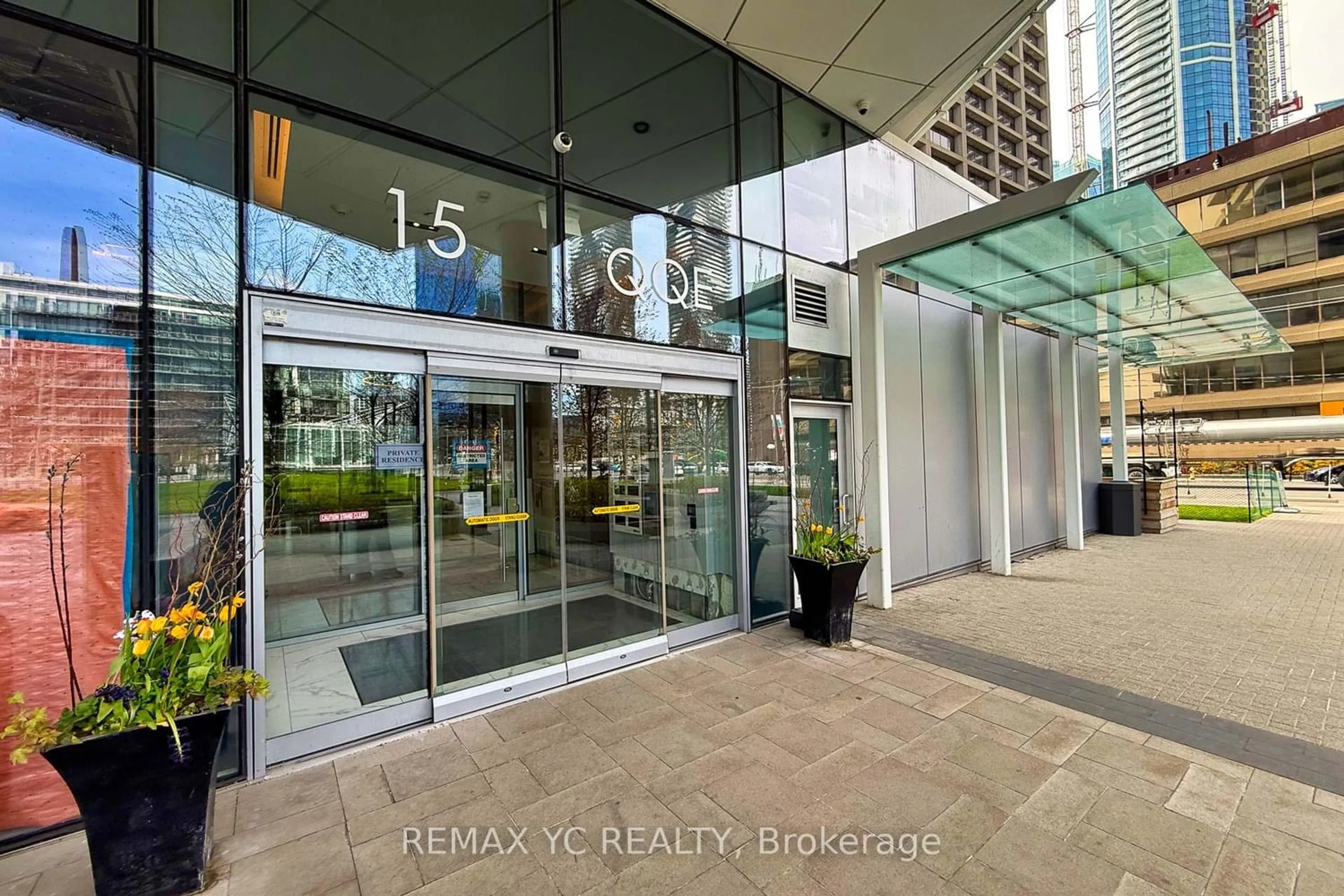 Unknown for 15 Queens Quay #1302, Toronto Ontario M5E 0C5