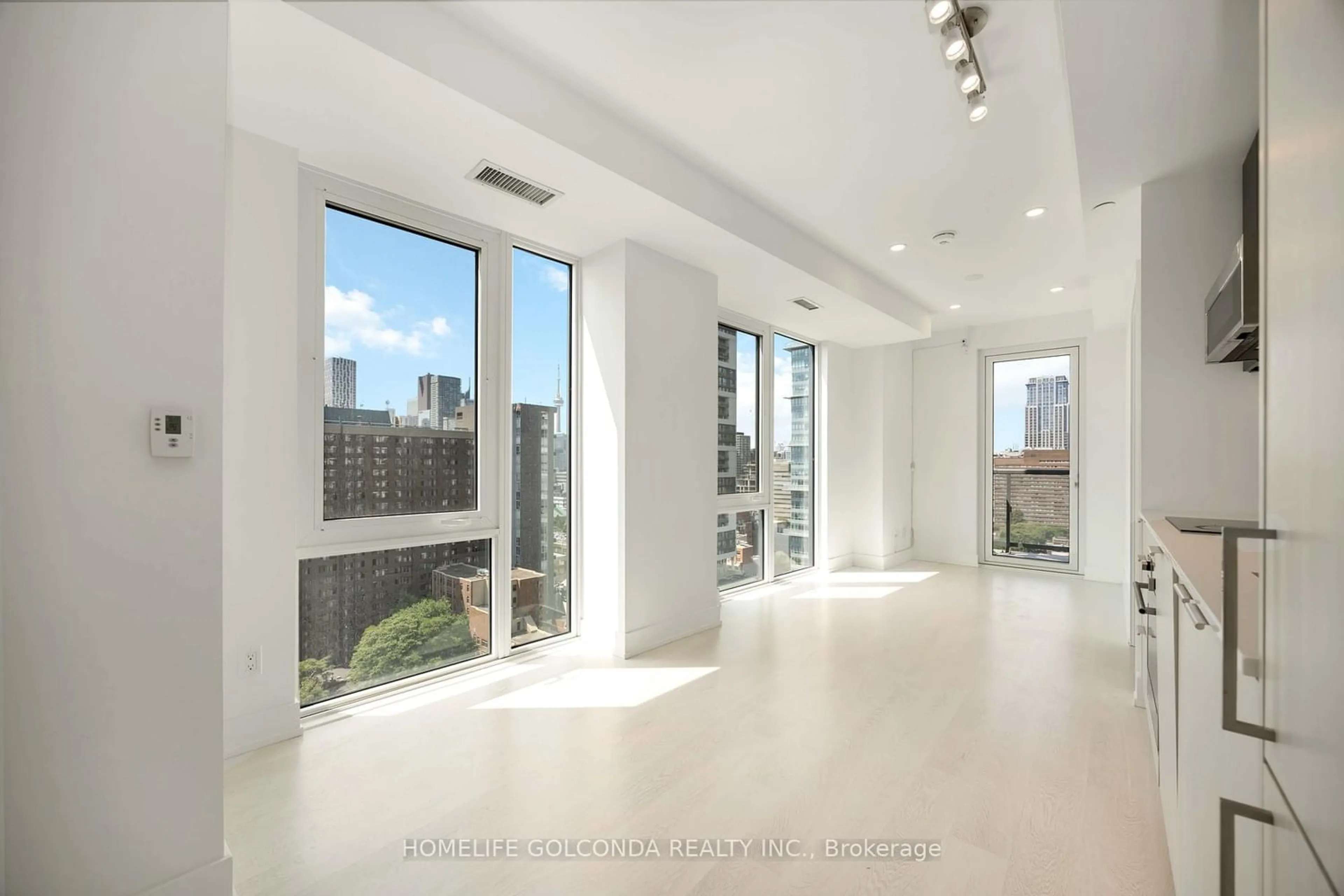 Unknown for 308 Jarvis St #1703, Toronto Ontario M5B 0E3
