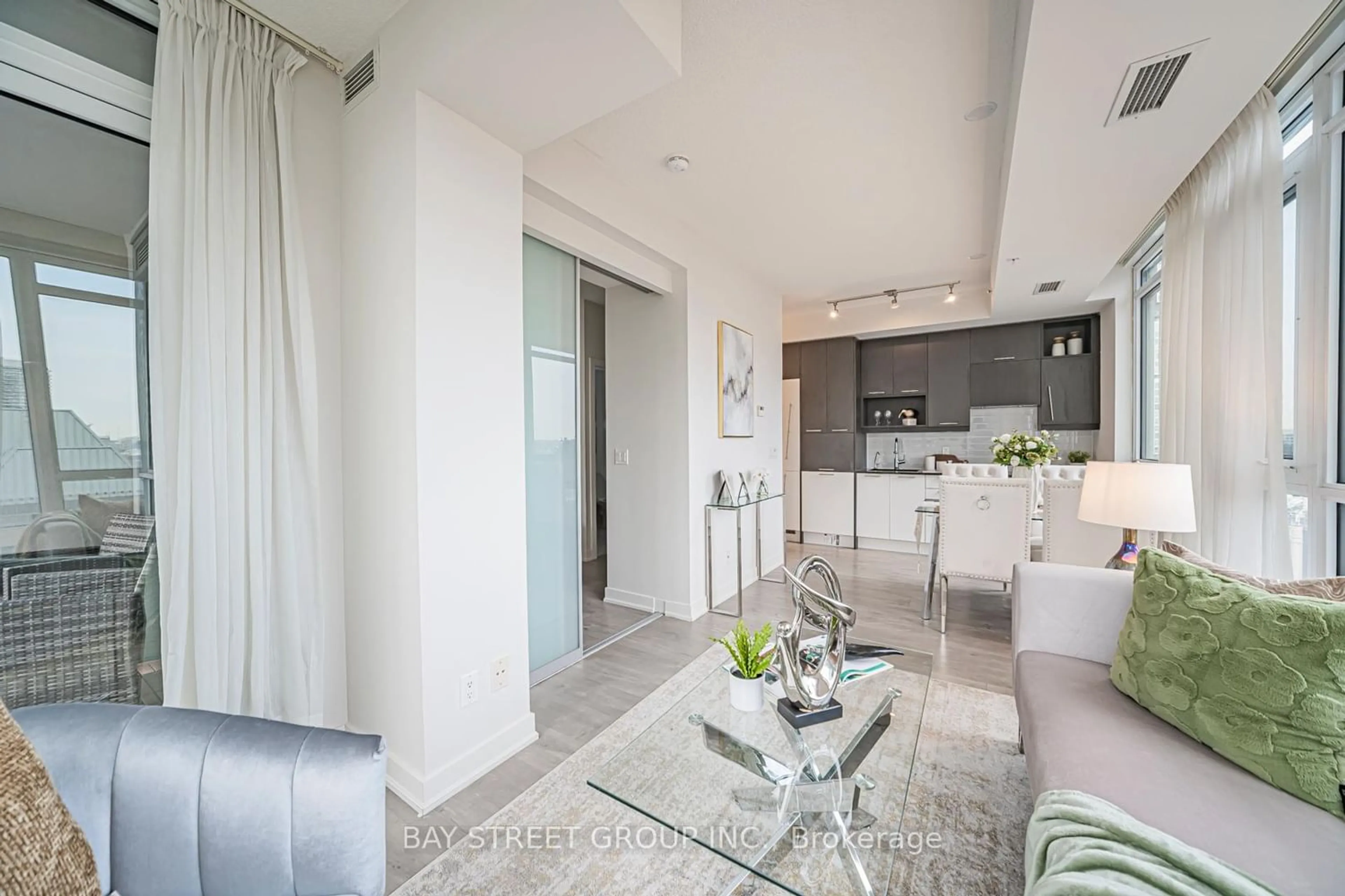 Unknown for 30 Nelson St #1502, Toronto Ontario M5V 0H5