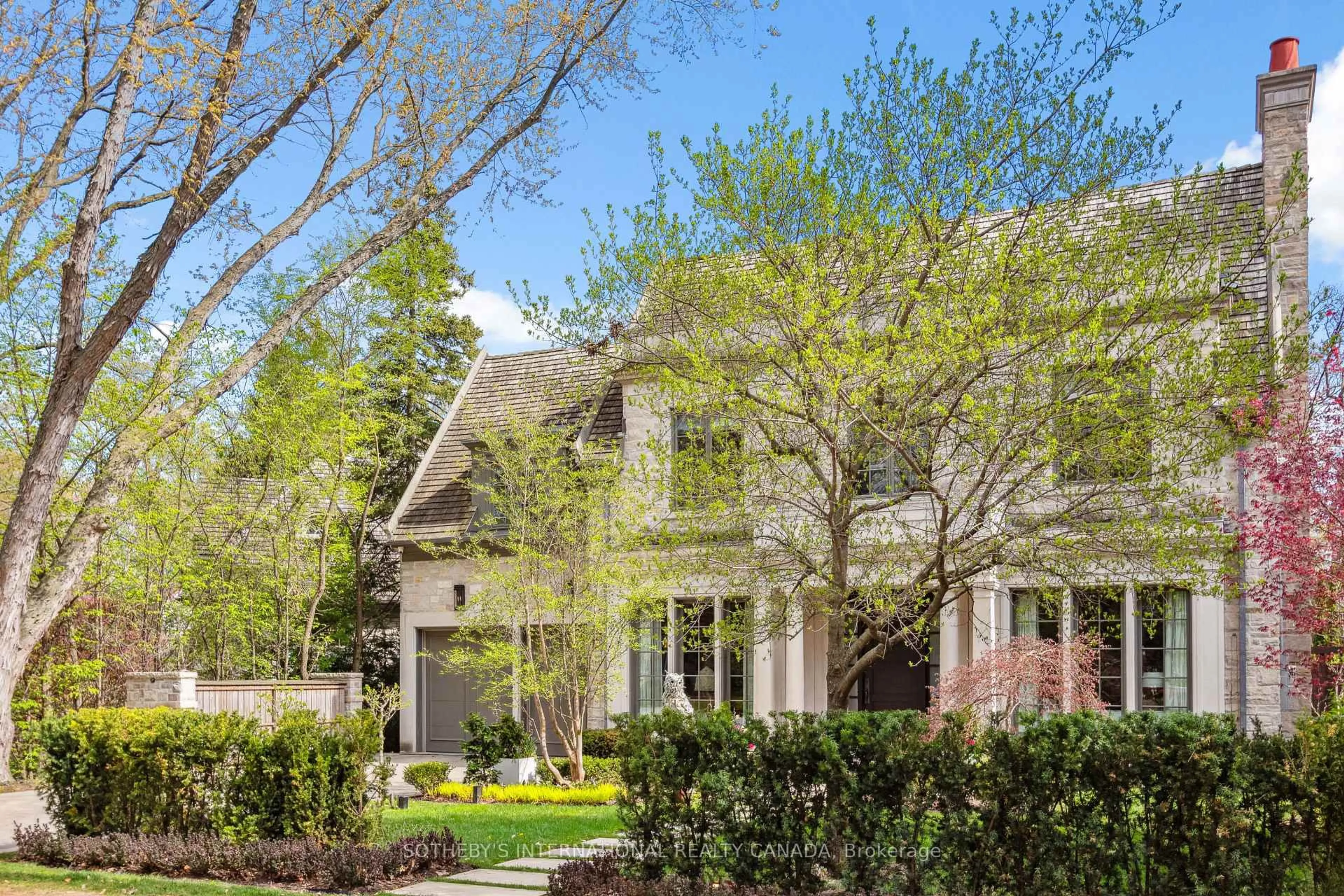 Home with brick exterior material, street for 33 Bayview Wood, Toronto Ontario M4N 1R8