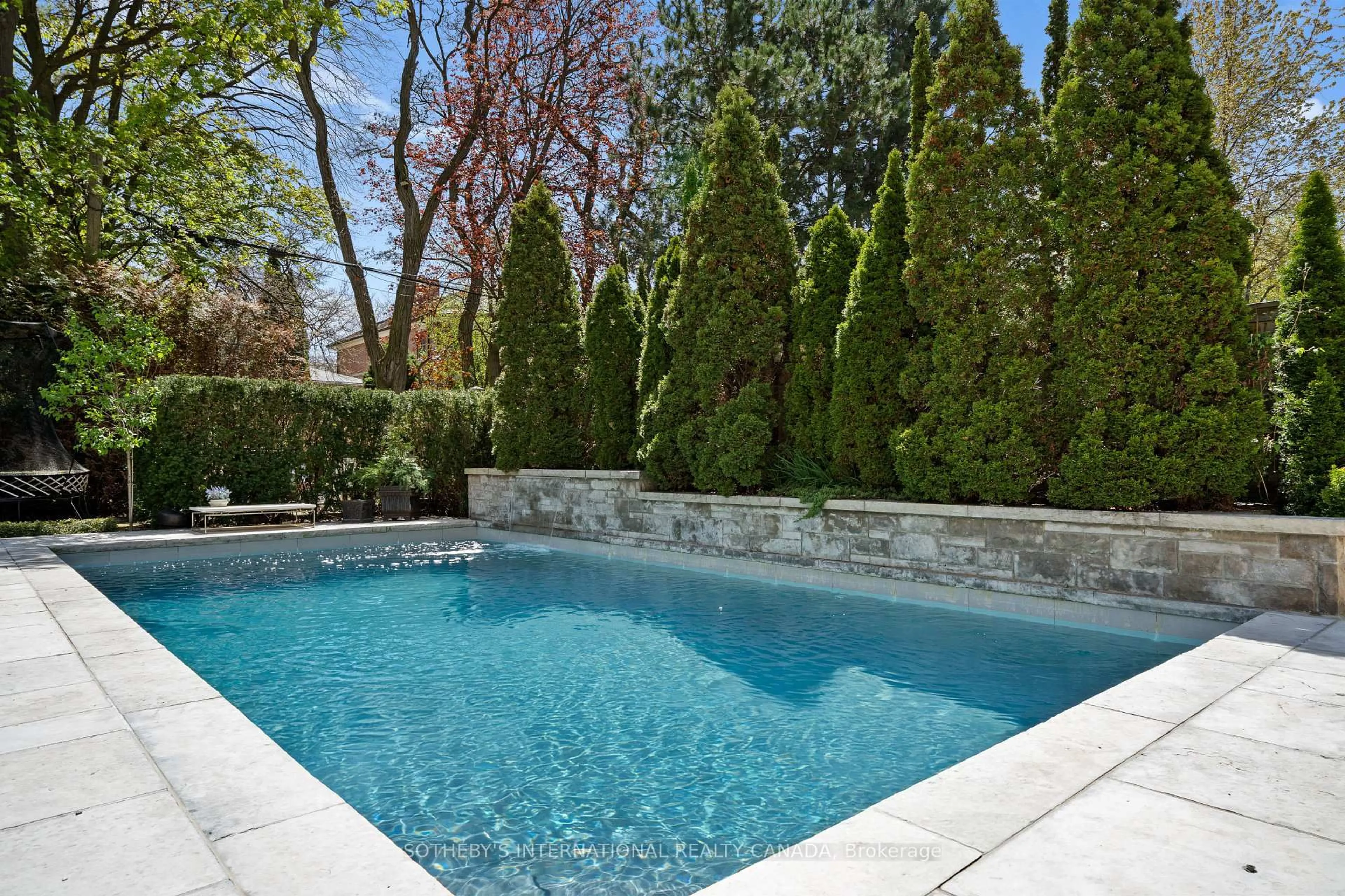 Pool for 33 Bayview Wood, Toronto Ontario M4N 1R8