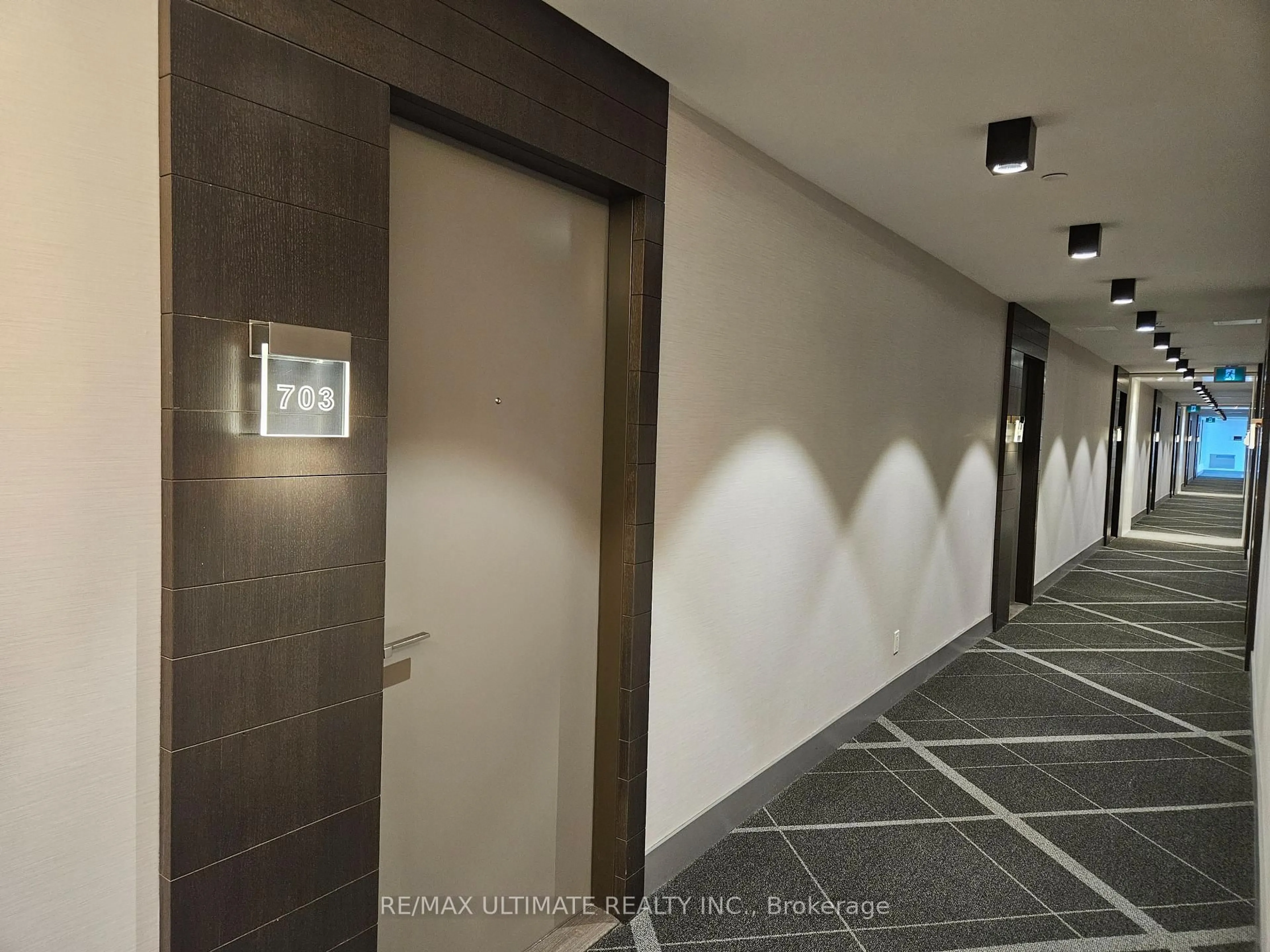 Indoor foyer for 15 Merchants' Wharf #703, Toronto Ontario M5A 0N8