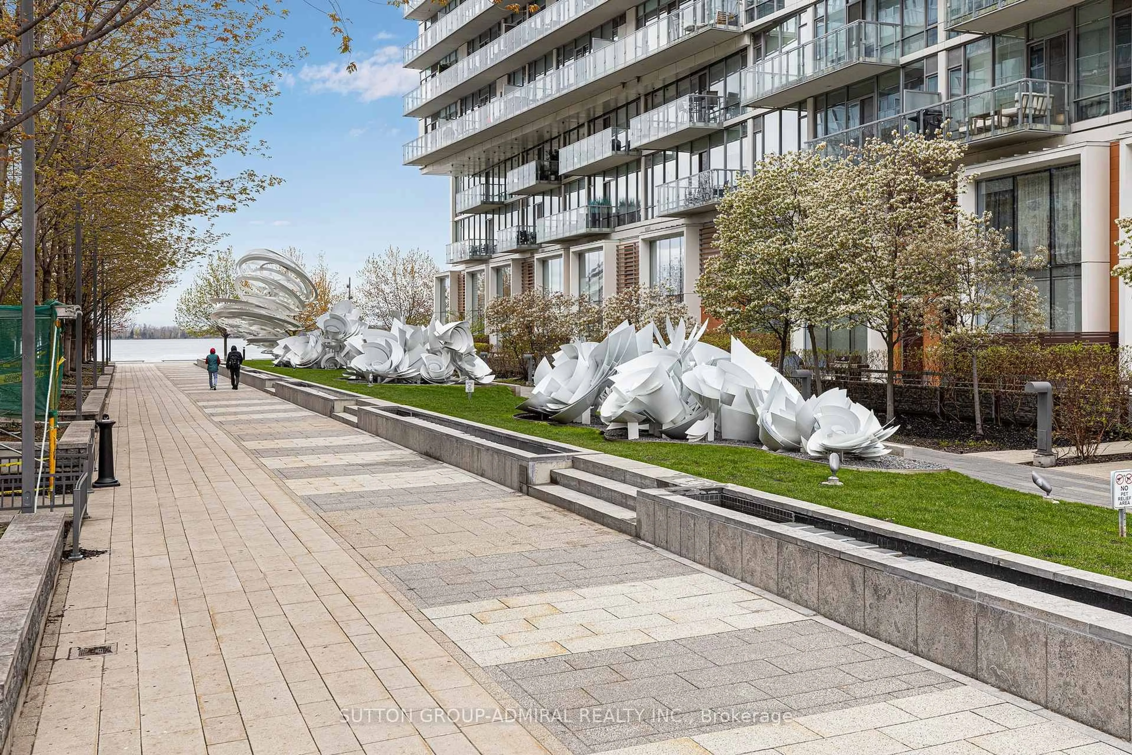 Patio, street for 15 Queens Quay #208, Toronto Ontario M5E 0A5