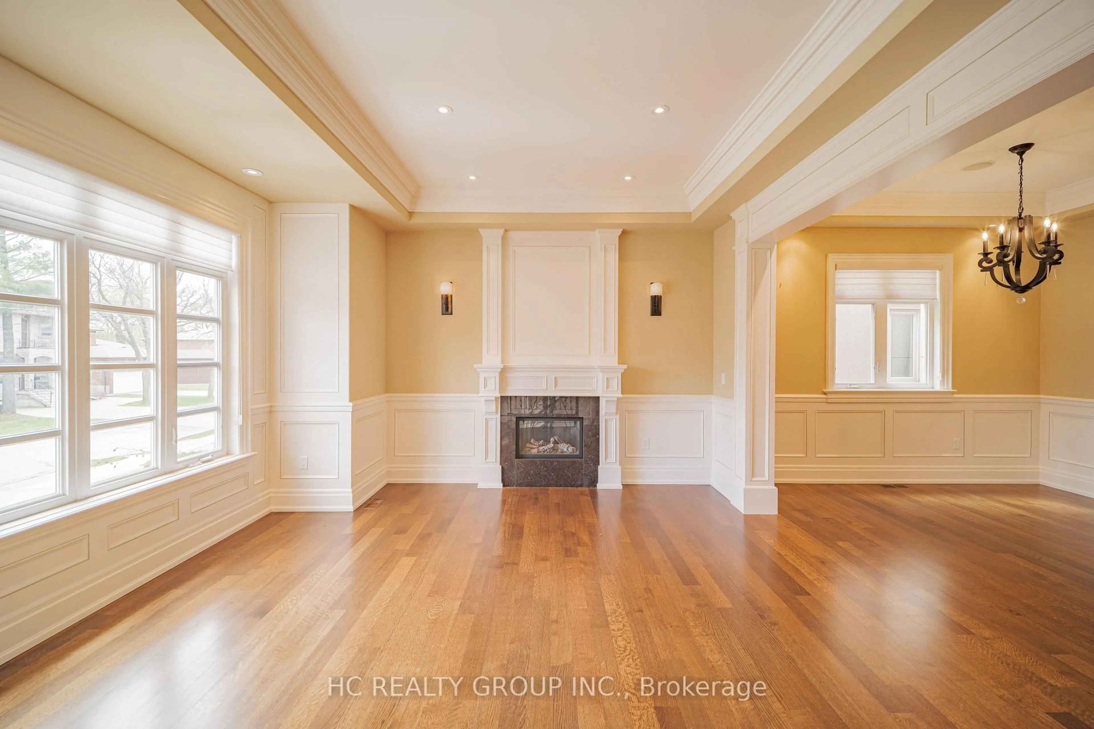 Unknown for 218A Holmes Ave, Toronto Ontario M2N 4N1