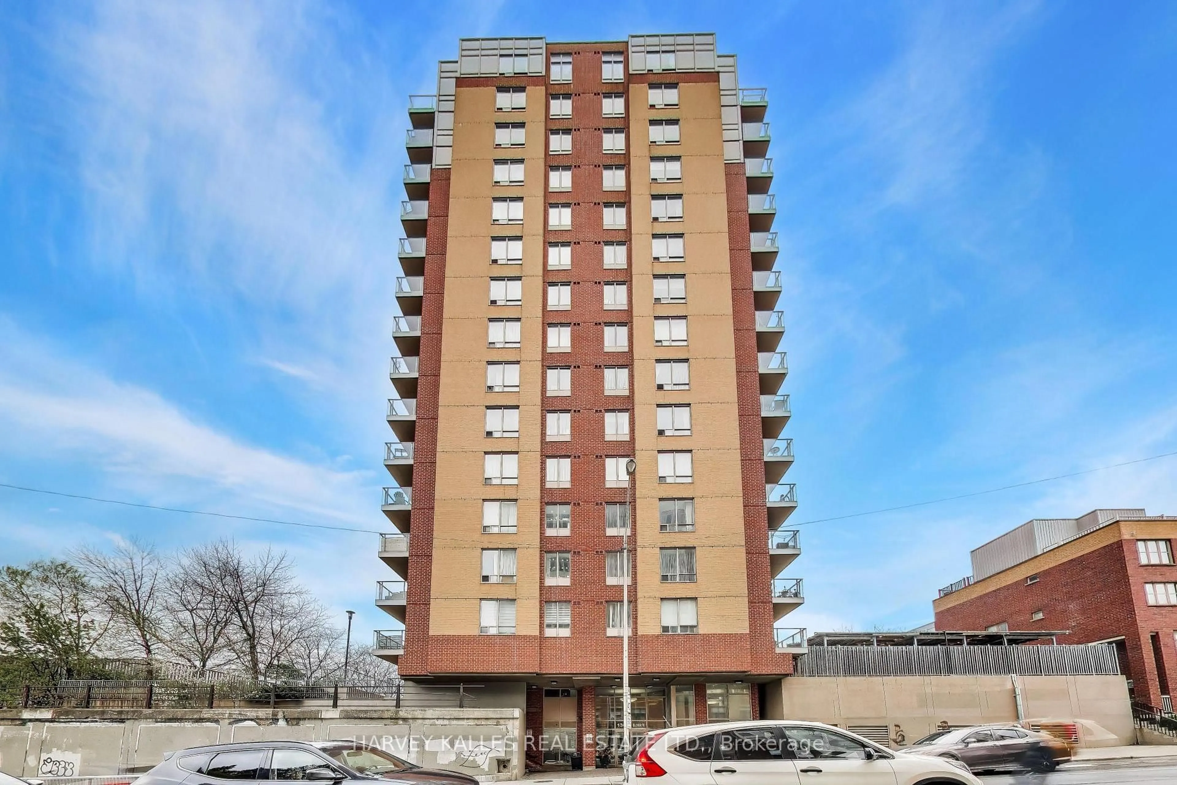 Unknown for 1369 Bloor St #401, Toronto Ontario M6P 4J4