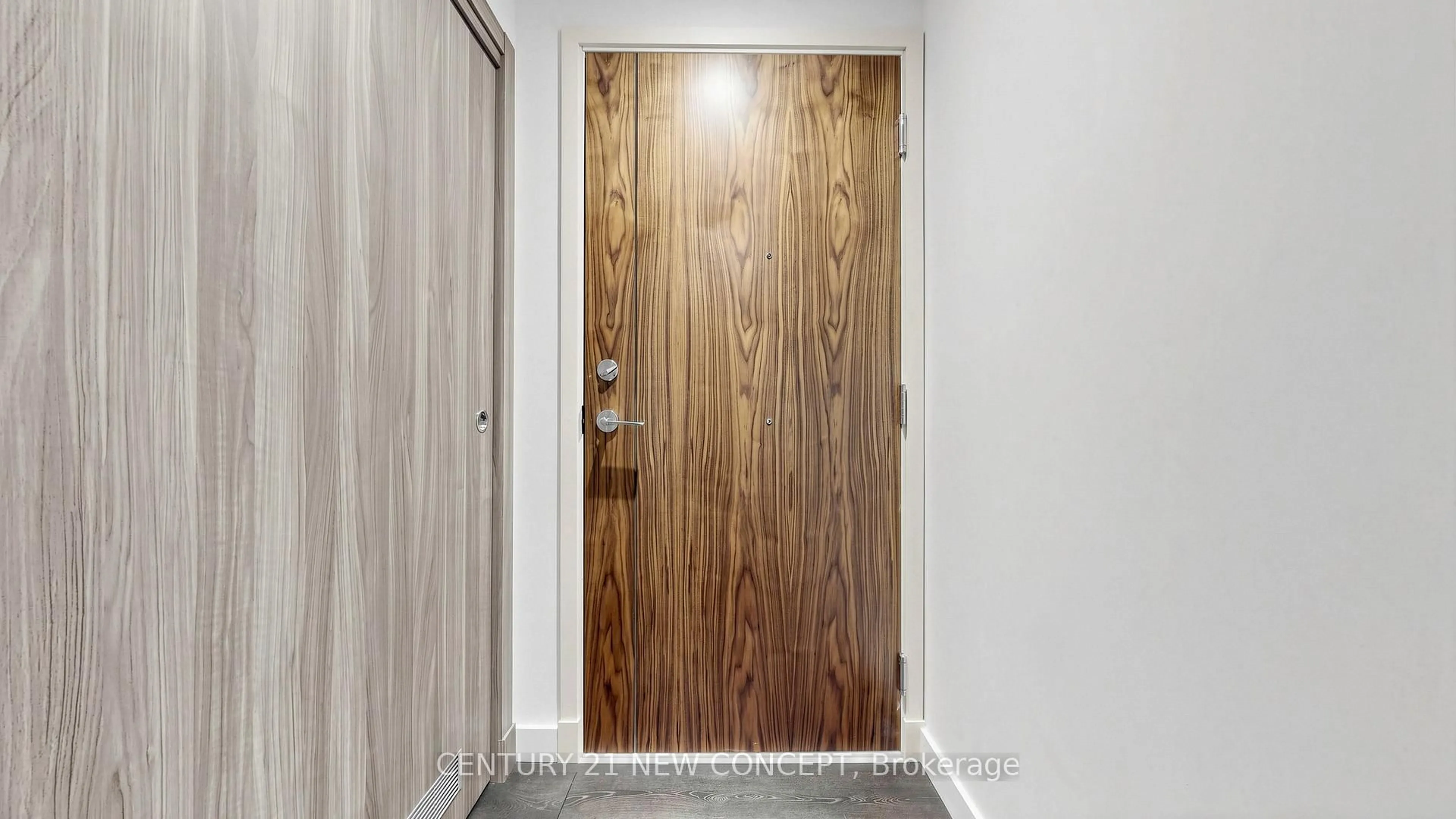 Indoor entryway for 25 McMahon Dr #206, Toronto Ontario M2K 0J1