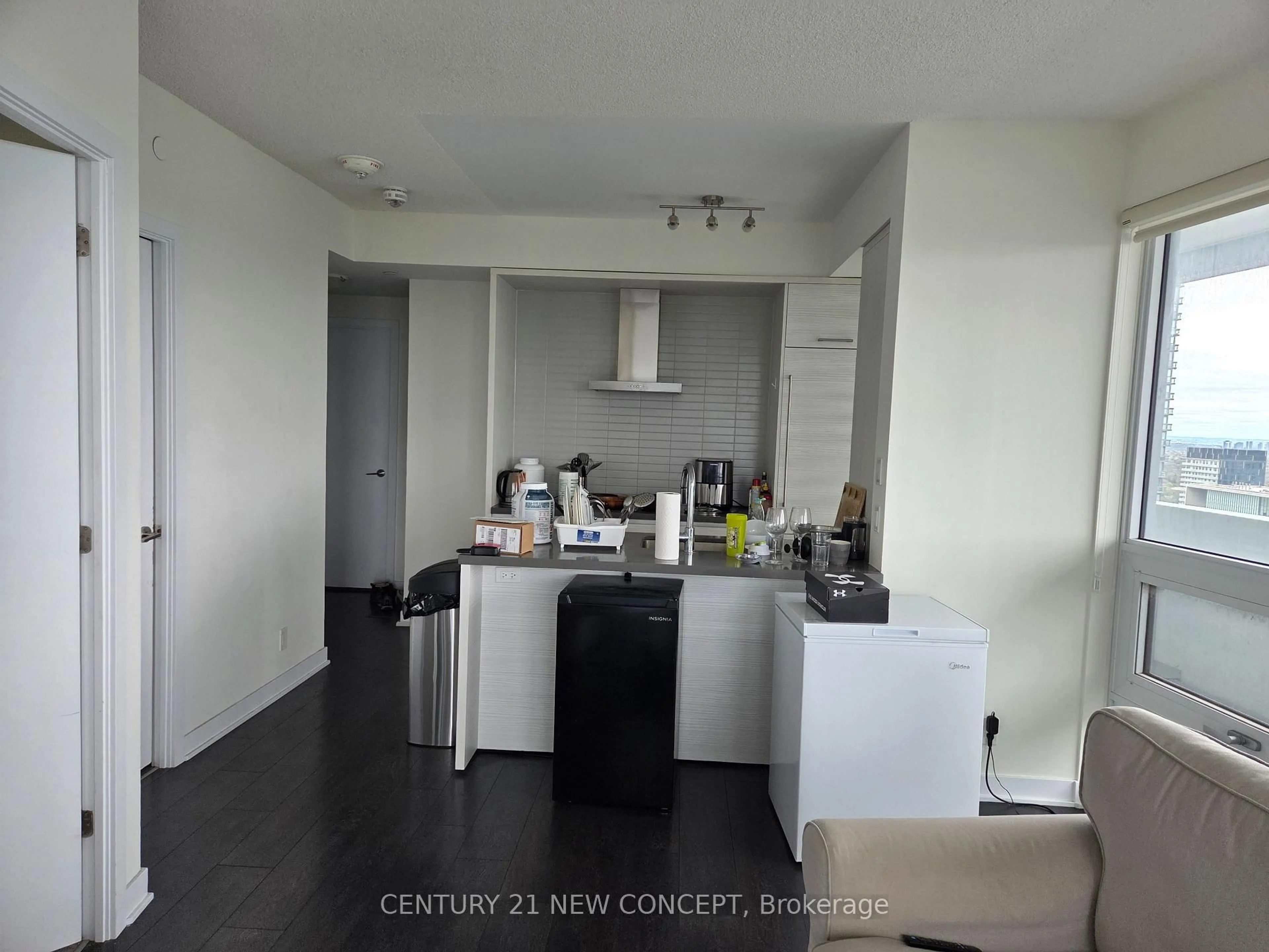 Unknown for 2221 Yonge St #3603, Toronto Ontario M4S 2B4