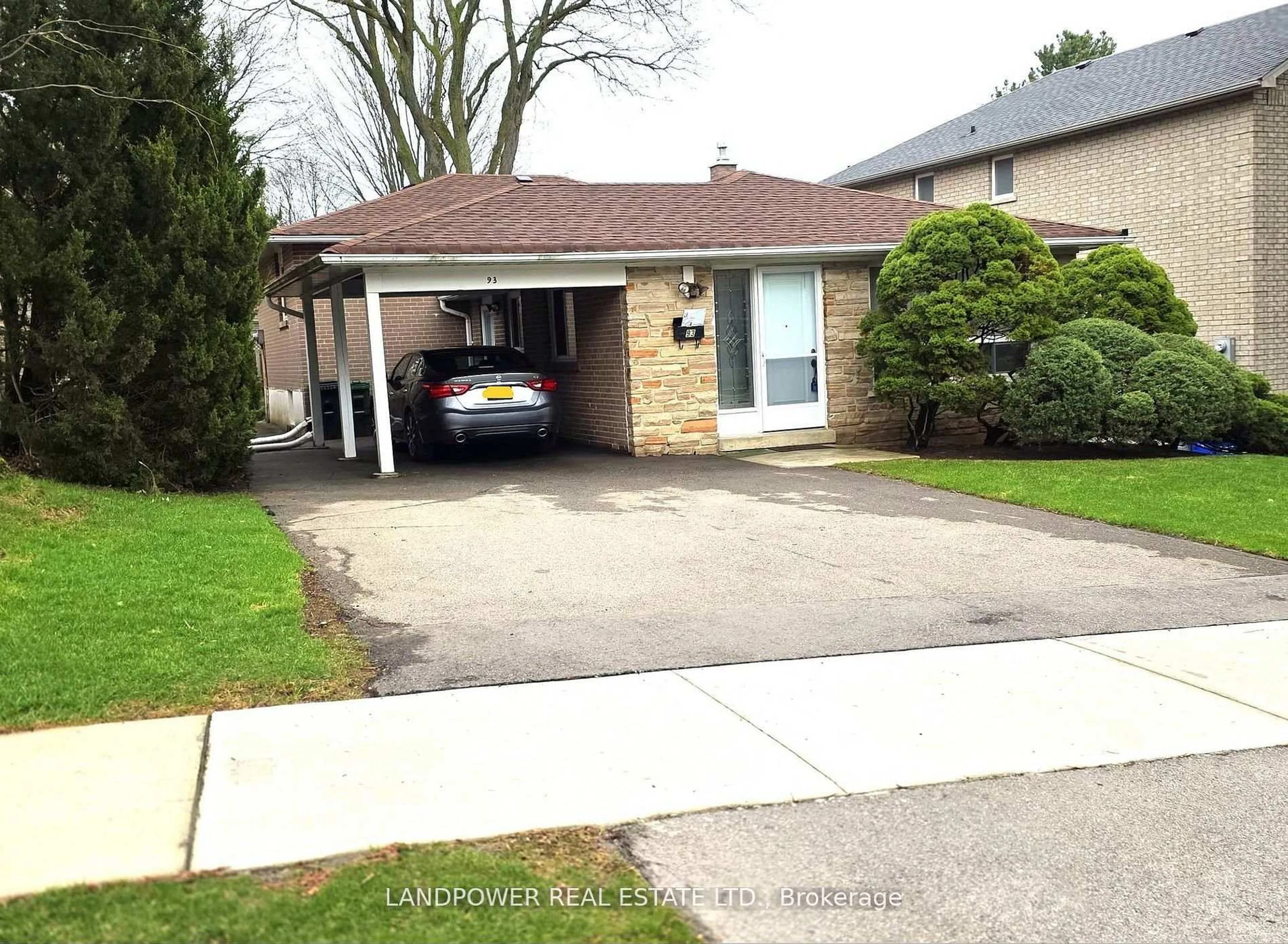 A pic from outside/outdoor area/front of a property/back of a property/a pic from drone, street for 93 Clansman Blvd, Toronto Ontario M2H 1X7
