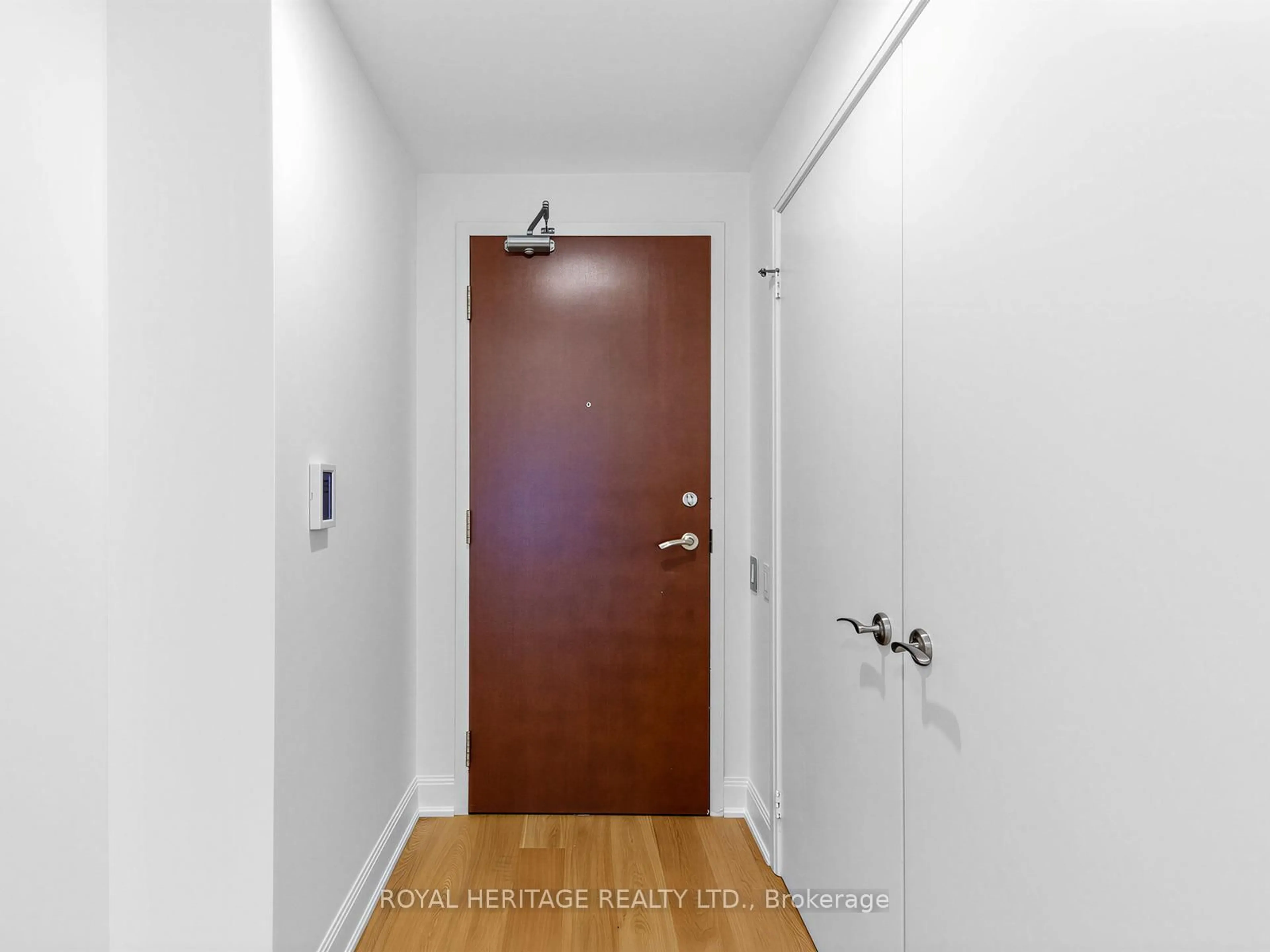 Indoor entryway for 2181 Yonge St #2305, Toronto Ontario M4S 3H7